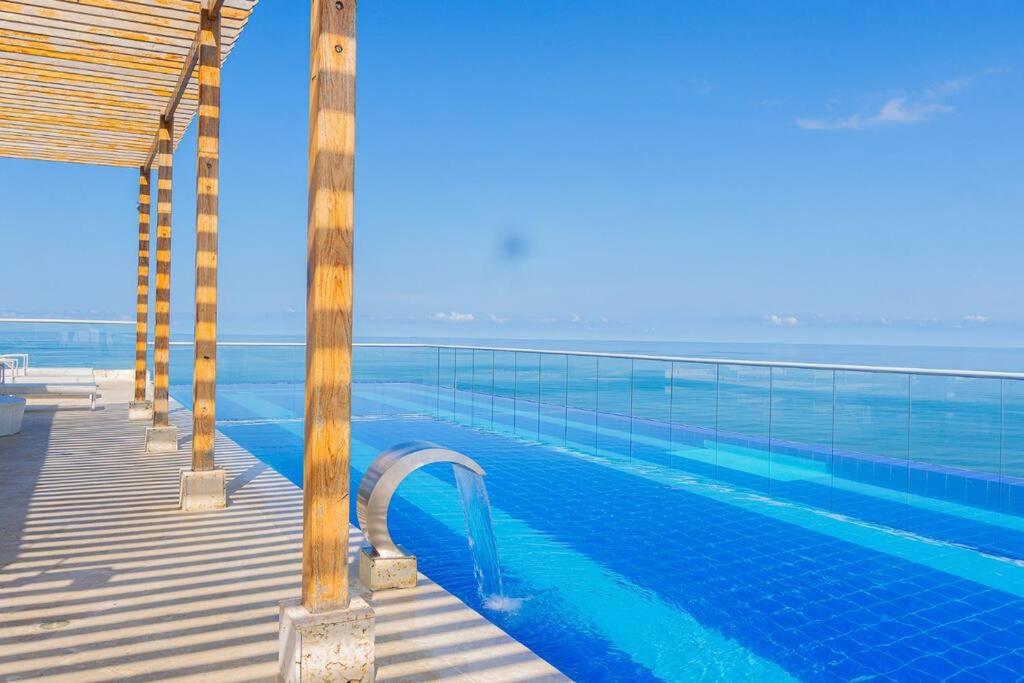 Mejor Vista al Mar, 3 alcobas, Piscina, 3Jacuzzi