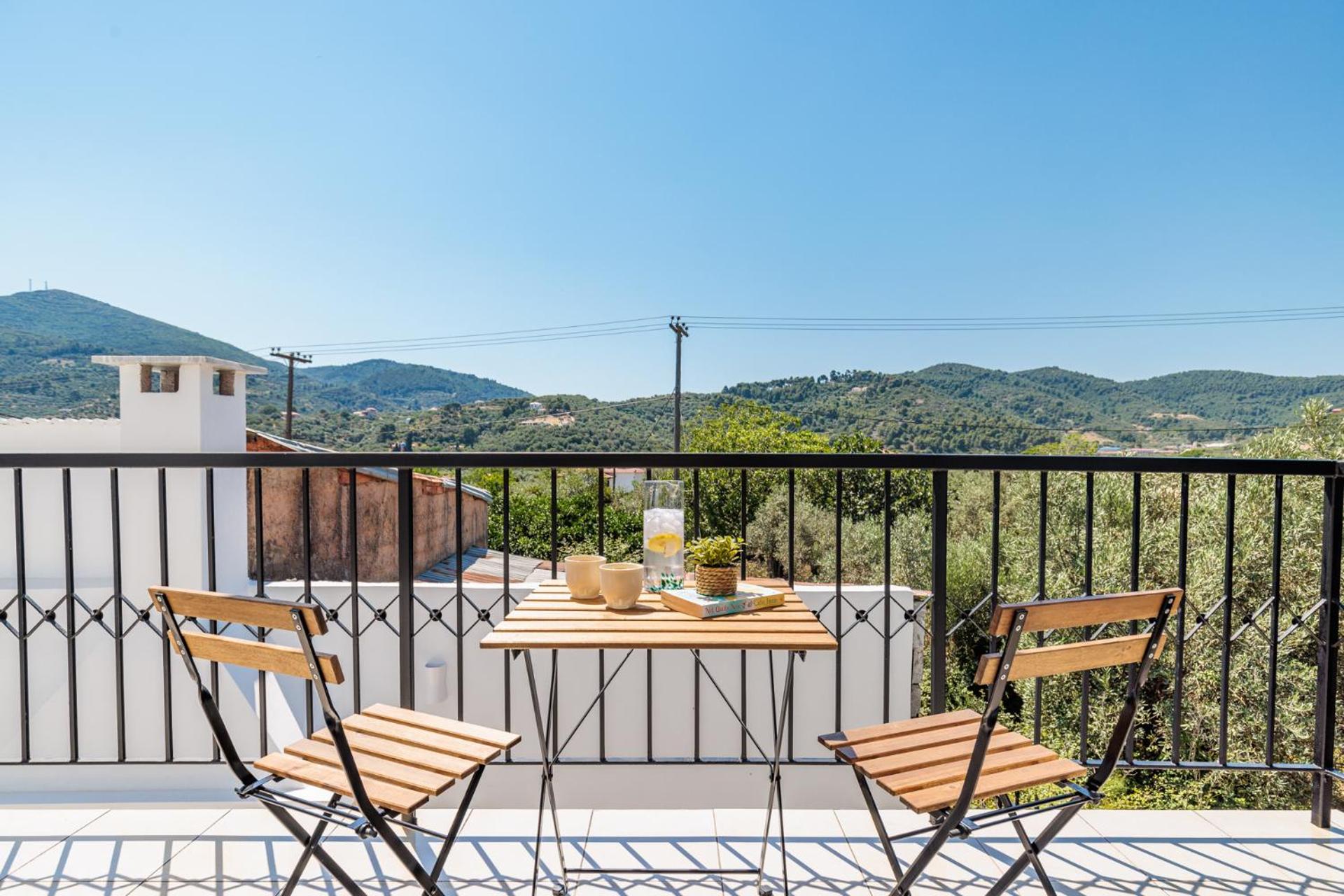 Theros Holiday Home photo 5