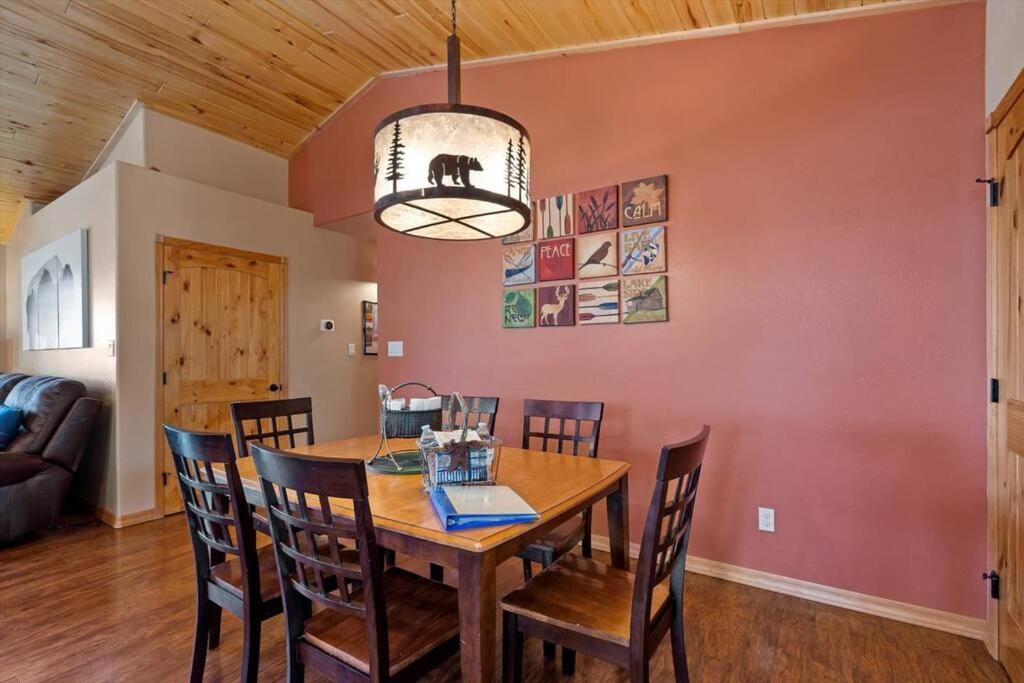 Cabin with Wild Horses, Fireplace, Dog Friendly & StarLink view 2