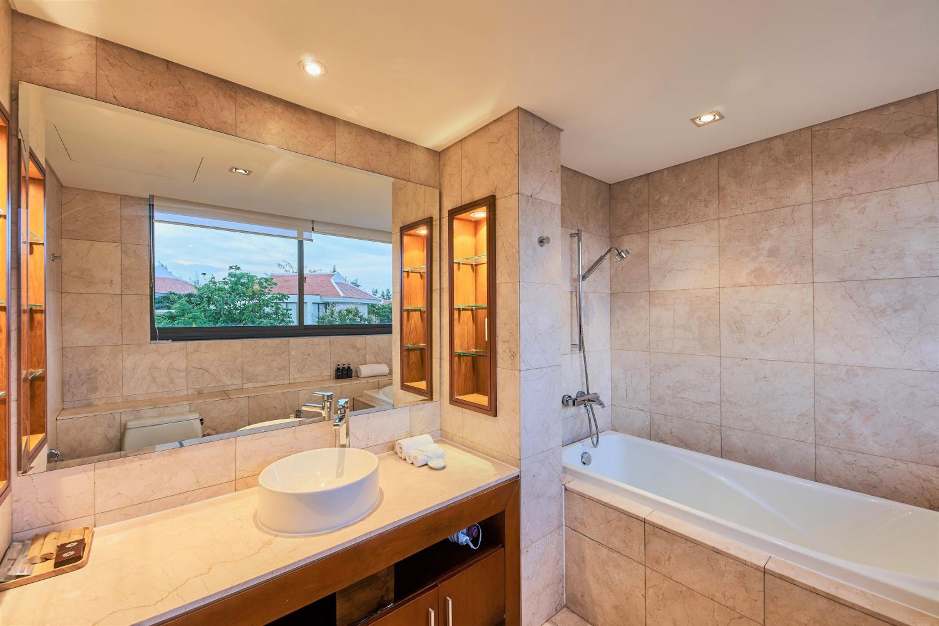 Ocean Sunny Villas Da Nang