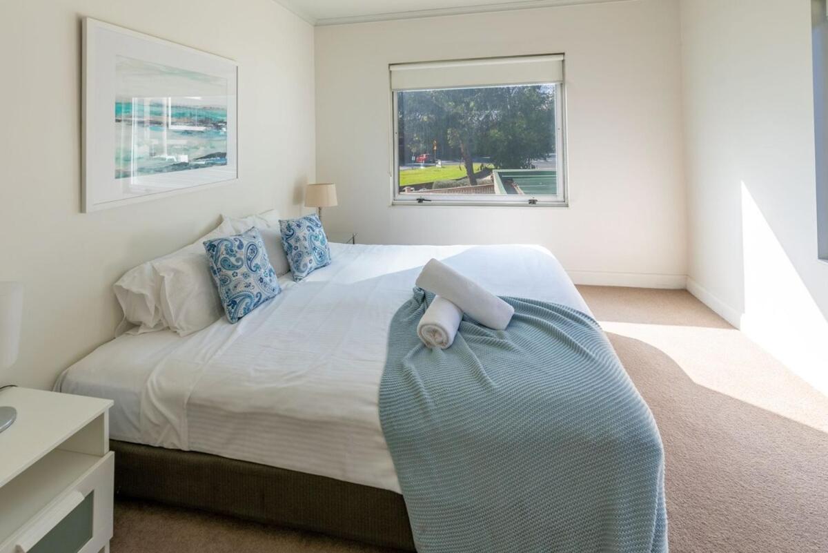 Large Bright 4 Bdrm Southbank apt