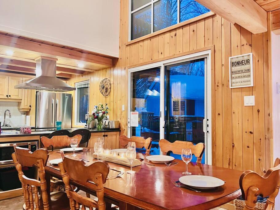 Chalet familial et SPA à proximité du Mont Orford