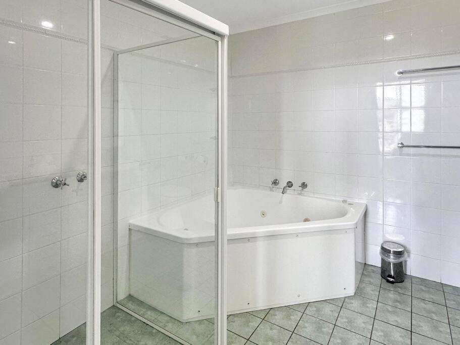 Unit 10 Avoca Palms Resort