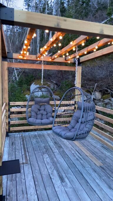 Luxury Halifax Waterfront Paradise -Pool, Hot Tub, Private Wharf, Boathouse, Backyard Oasis, Lookout