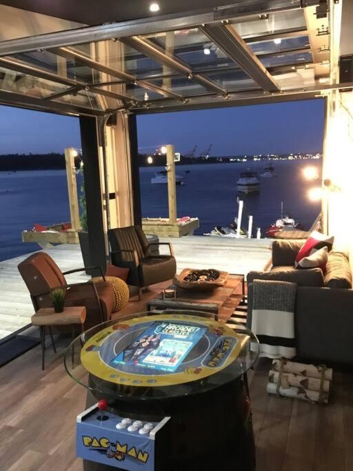 Luxury Halifax Waterfront Paradise -Pool, Hot Tub, Private Wharf, Boathouse, Backyard Oasis, Lookout