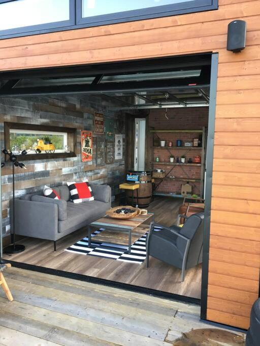 Luxury Halifax Waterfront Paradise -Pool, Hot Tub, Private Wharf, Boathouse, Backyard Oasis, Lookout