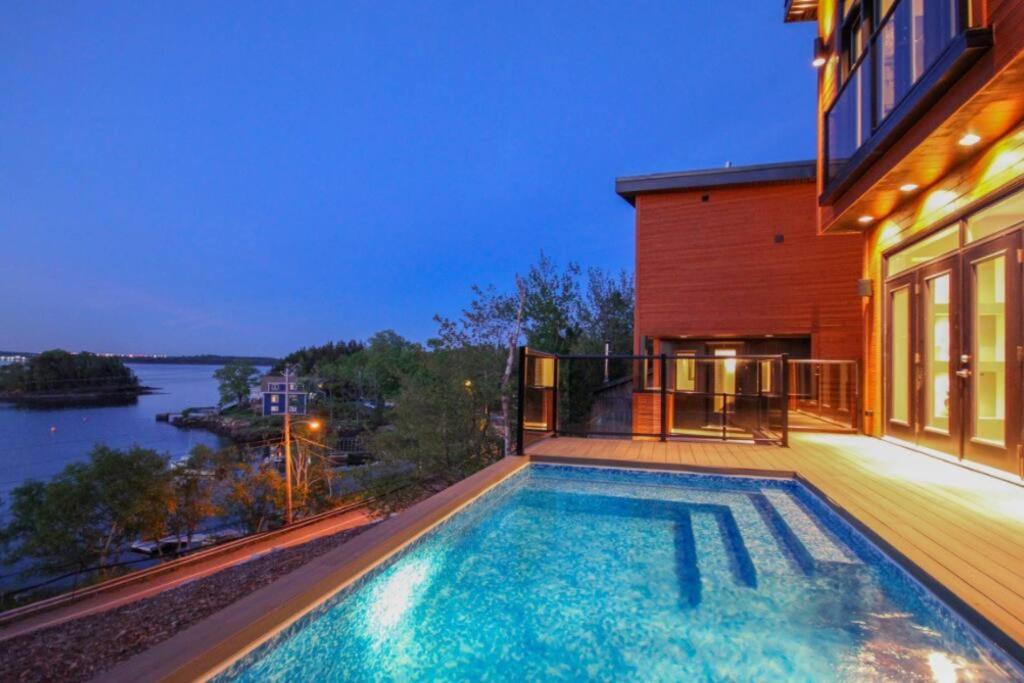 Luxury Halifax Waterfront Paradise -Pool, Hot Tub, Private Wharf, Boathouse, Backyard Oasis, Lookout