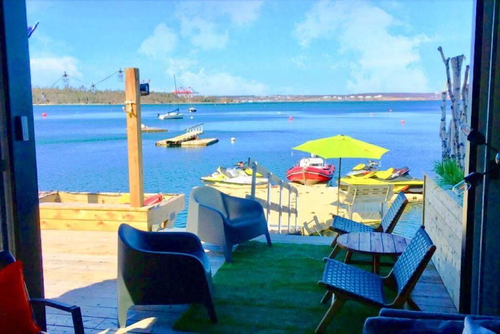 Luxury Halifax Waterfront Paradise -Pool, Hot Tub, Private Wharf, Boathouse, Backyard Oasis, Lookout