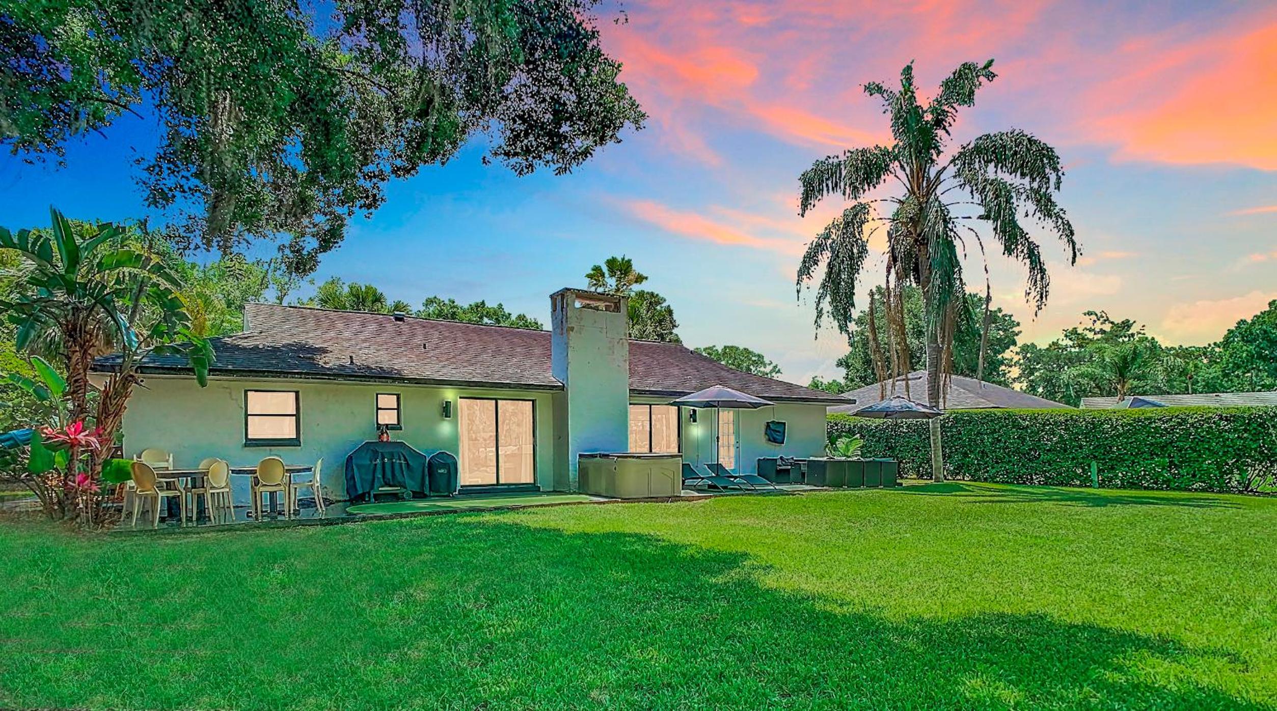 6BR 4BA TampaGolfVilla by AmericanVacationLiving