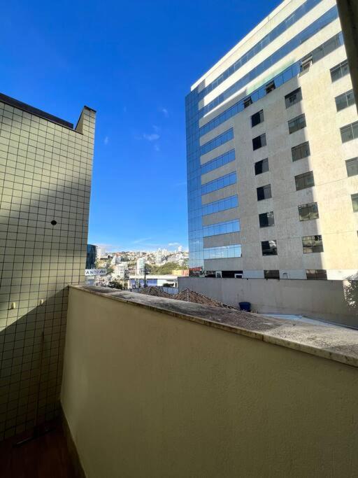 Que Belo! Amplitude e bom gosto - Av Raja Gabáglia com Barão