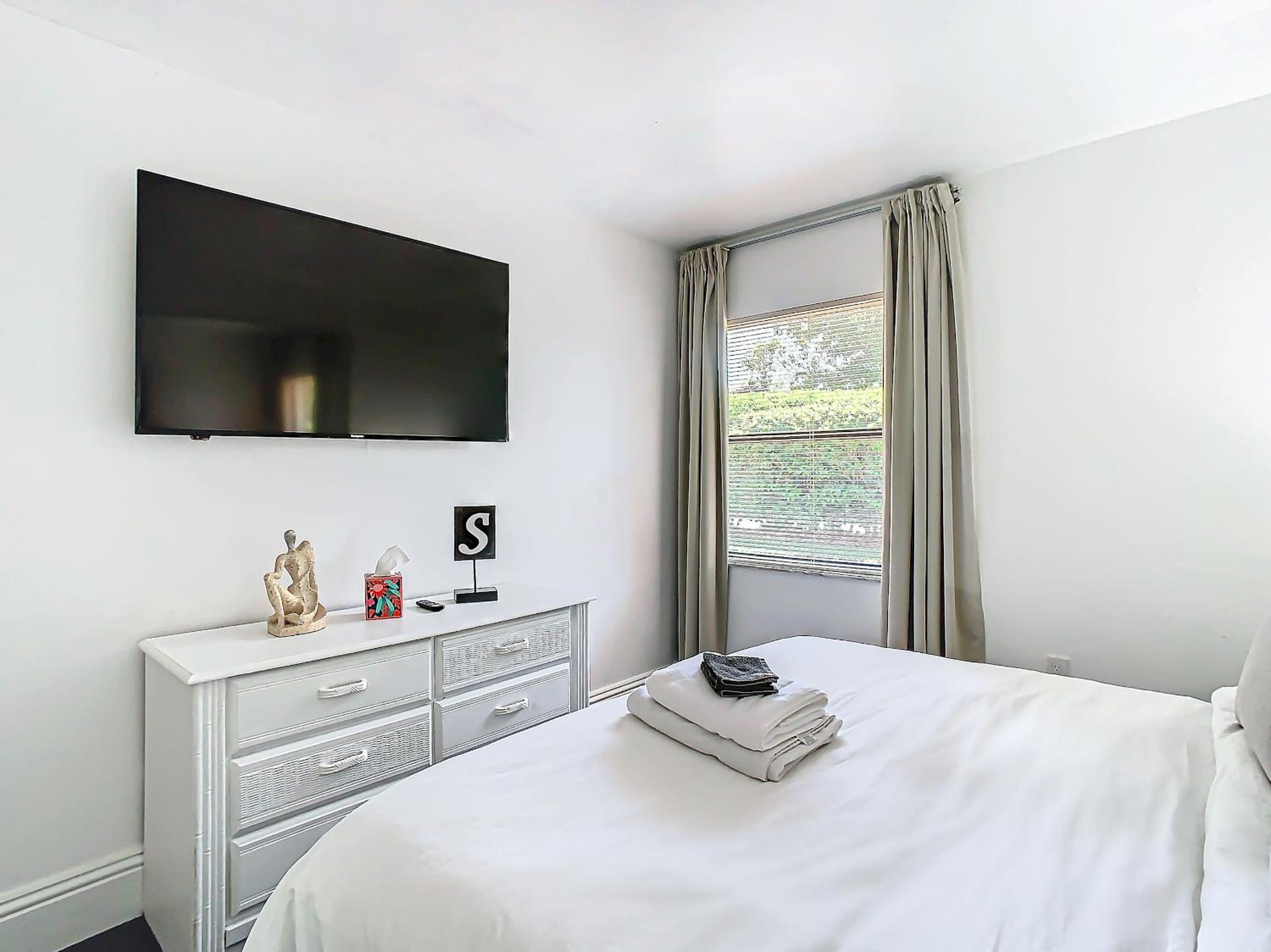 6BR 4BA TampaGolfVilla by AmericanVacationLiving