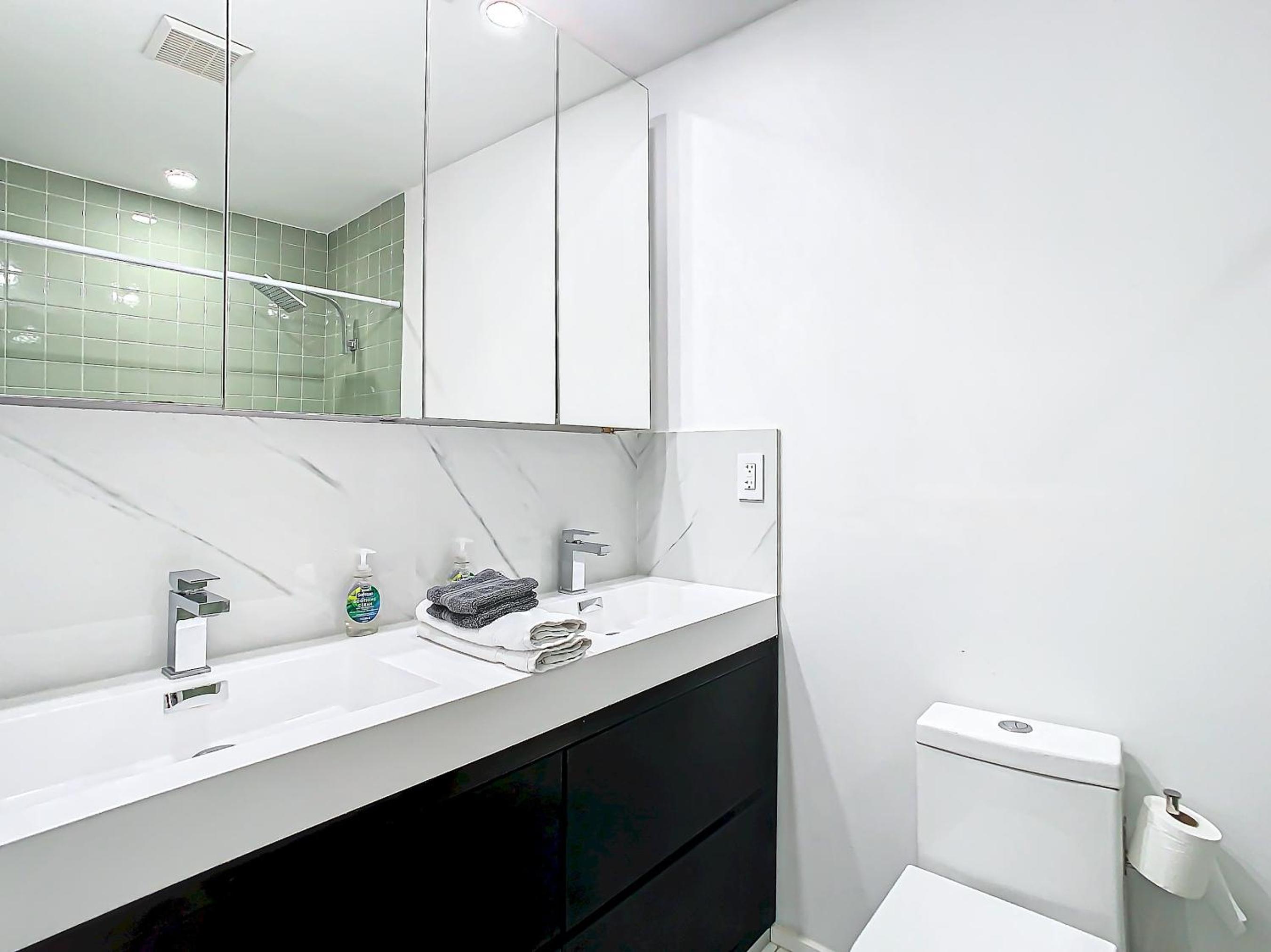 6BR 4BA TampaGolfVilla by AmericanVacationLiving
