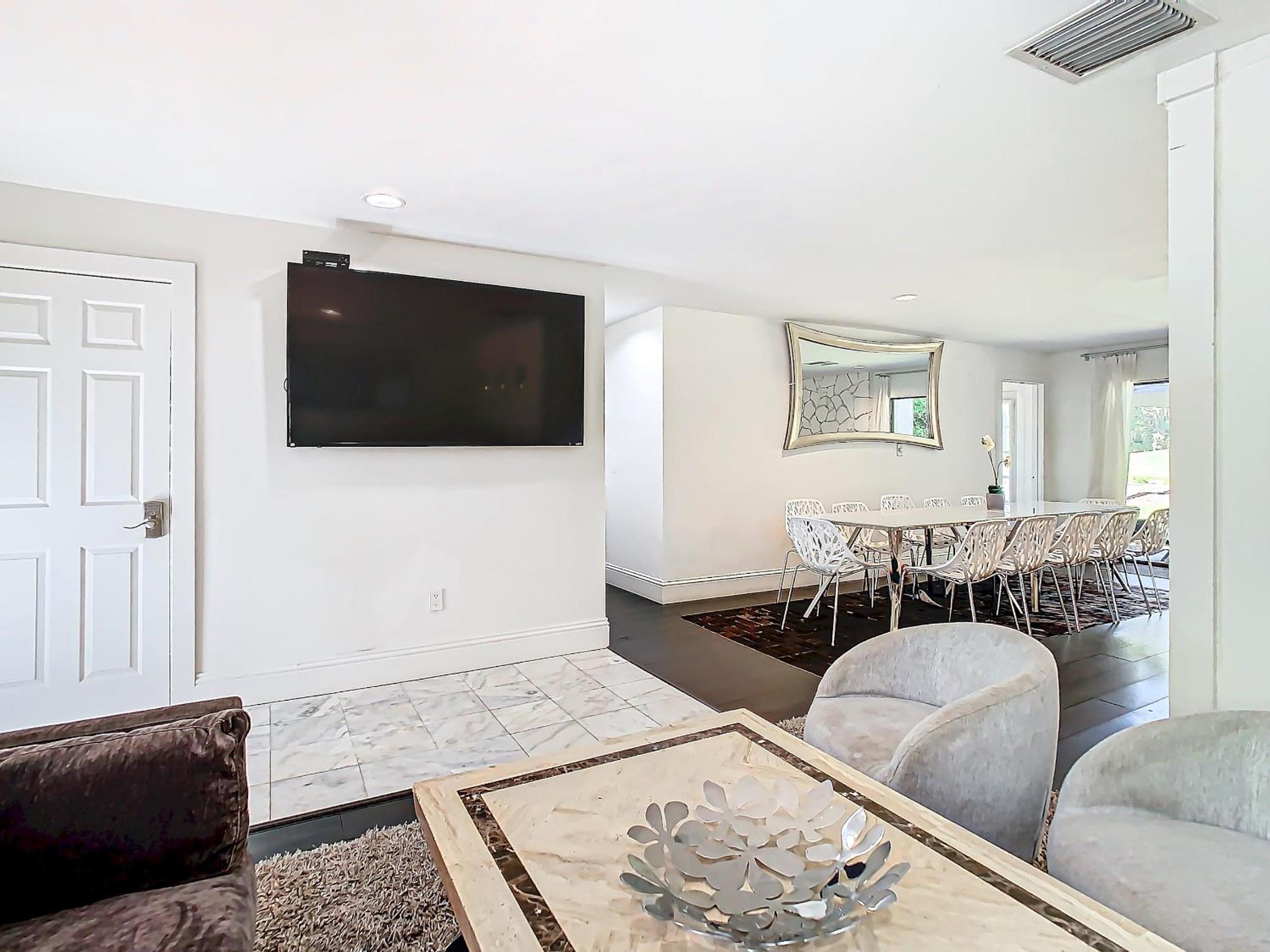 6BR 4BA TampaGolfVilla by AmericanVacationLiving