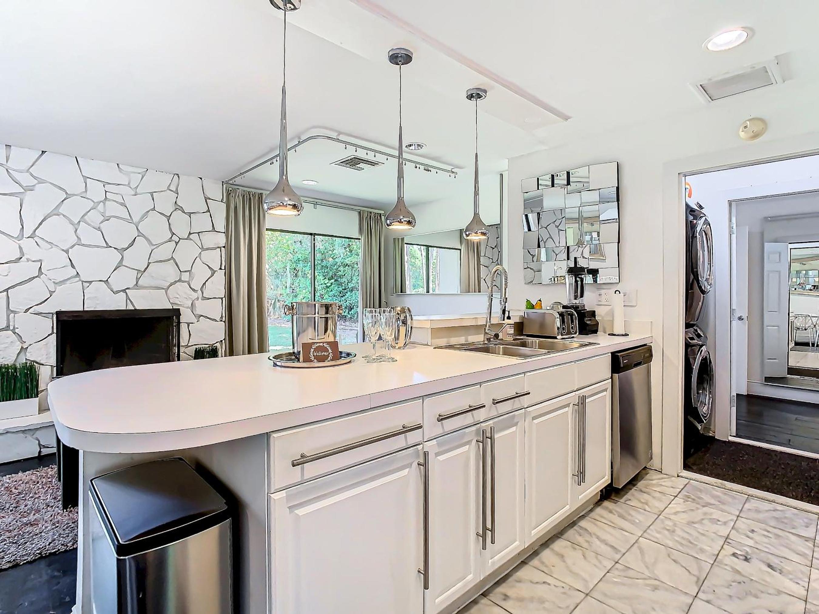 6BR 4BA TampaGolfVilla by AmericanVacationLiving