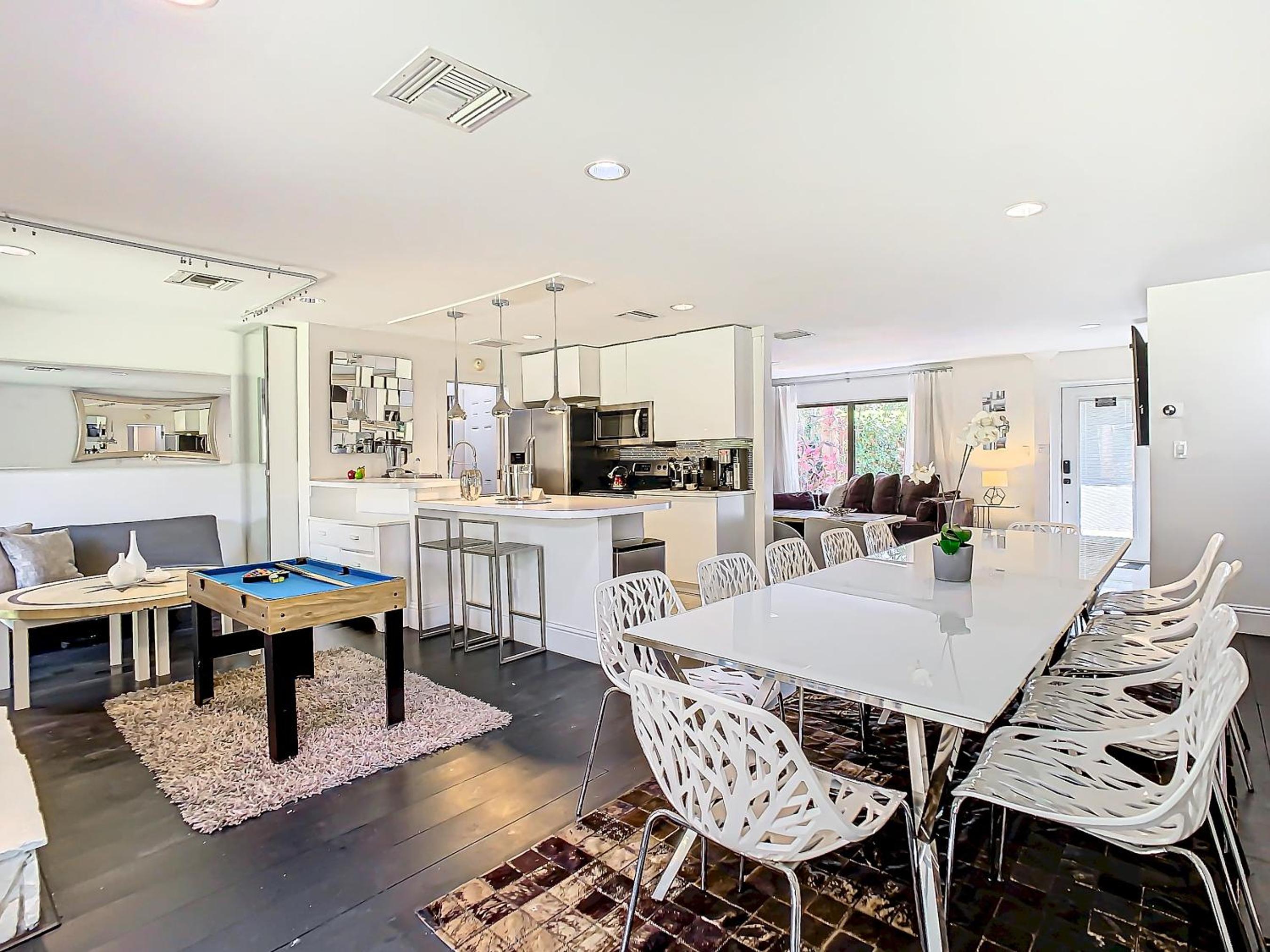 6BR 4BA TampaGolfVilla by AmericanVacationLiving