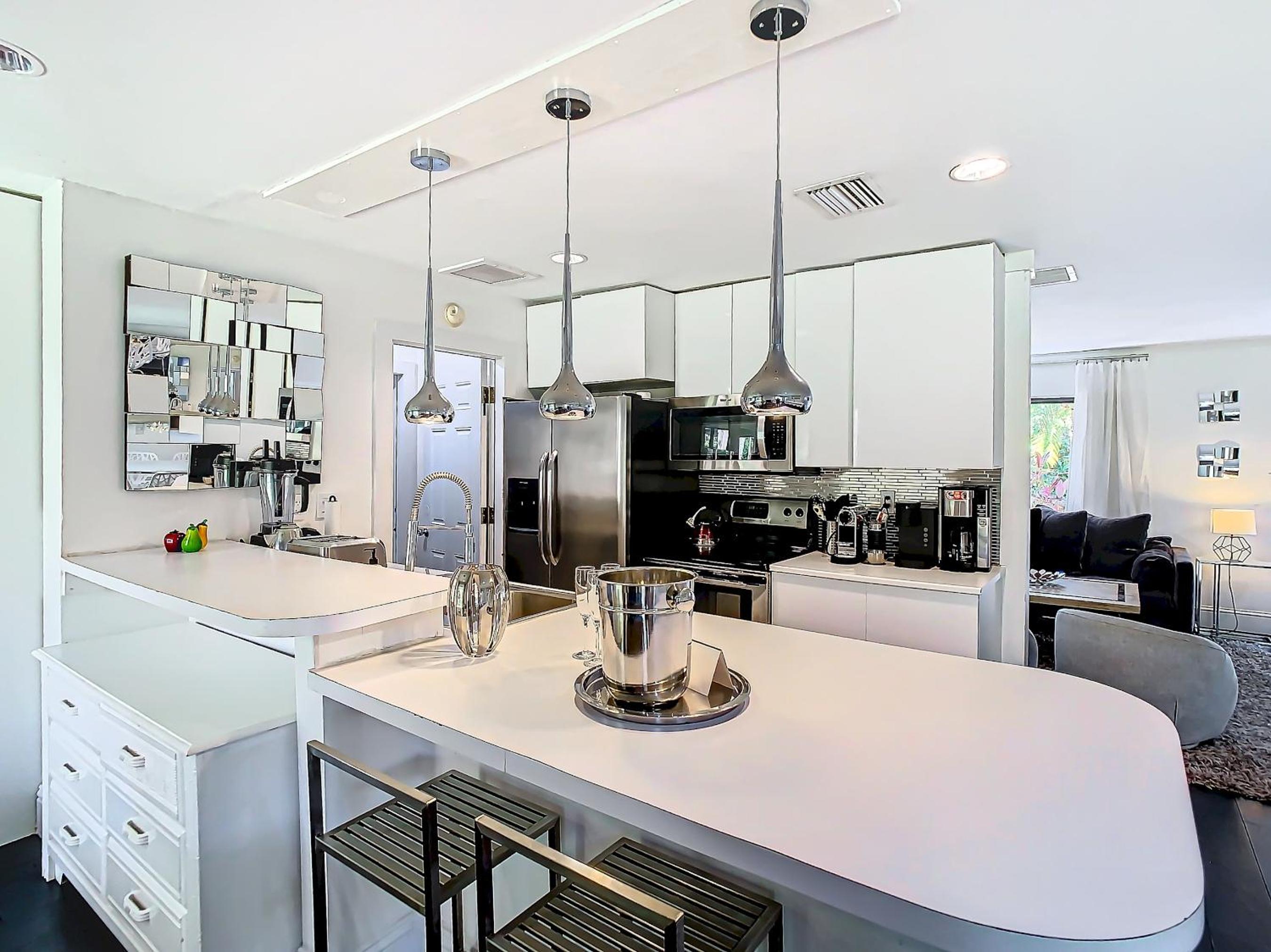 6BR 4BA TampaGolfVilla by AmericanVacationLiving