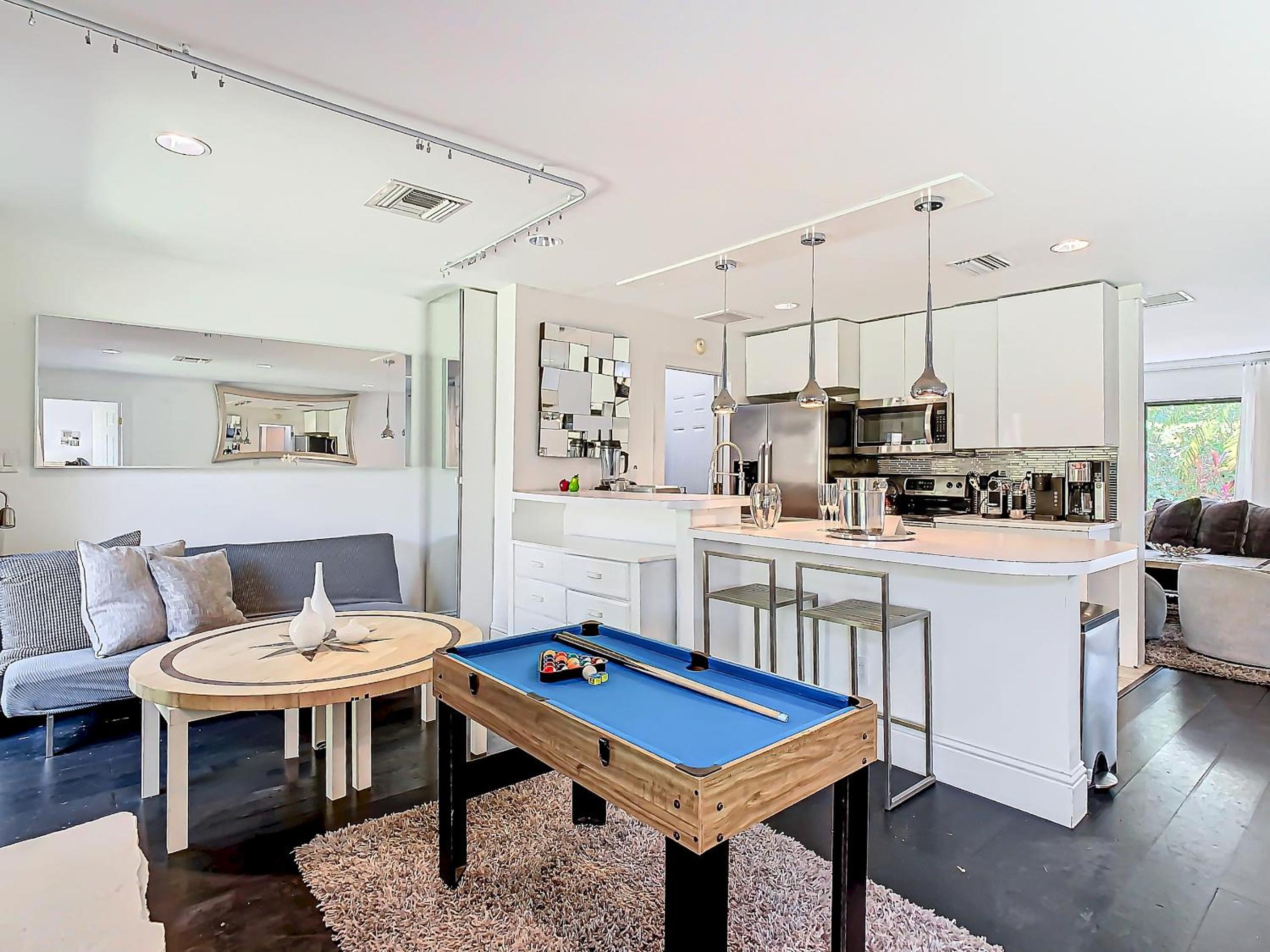 6BR 4BA TampaGolfVilla by AmericanVacationLiving