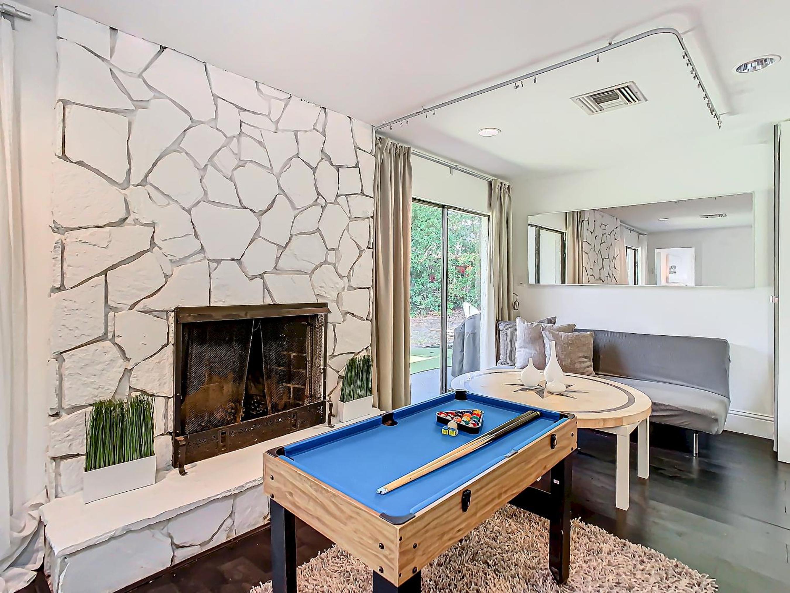 6BR 4BA TampaGolfVilla by AmericanVacationLiving