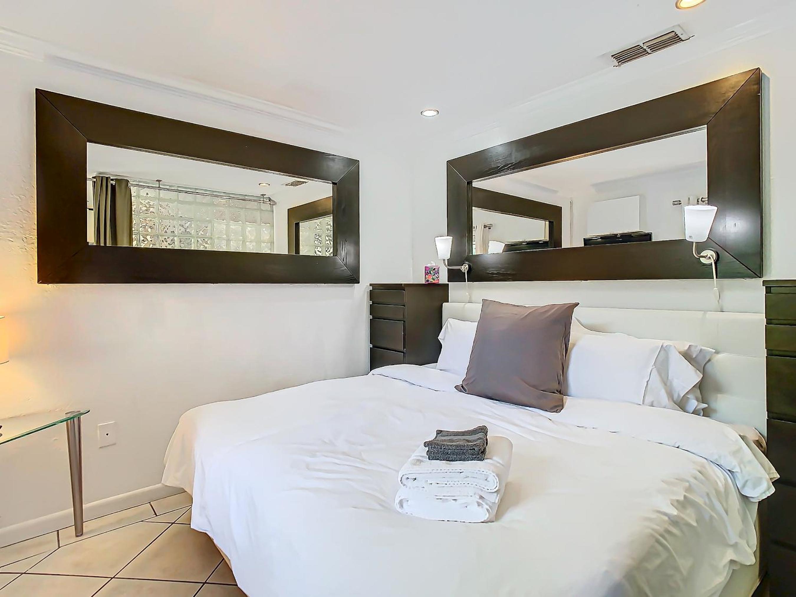 6BR 4BA TampaGolfVilla by AmericanVacationLiving