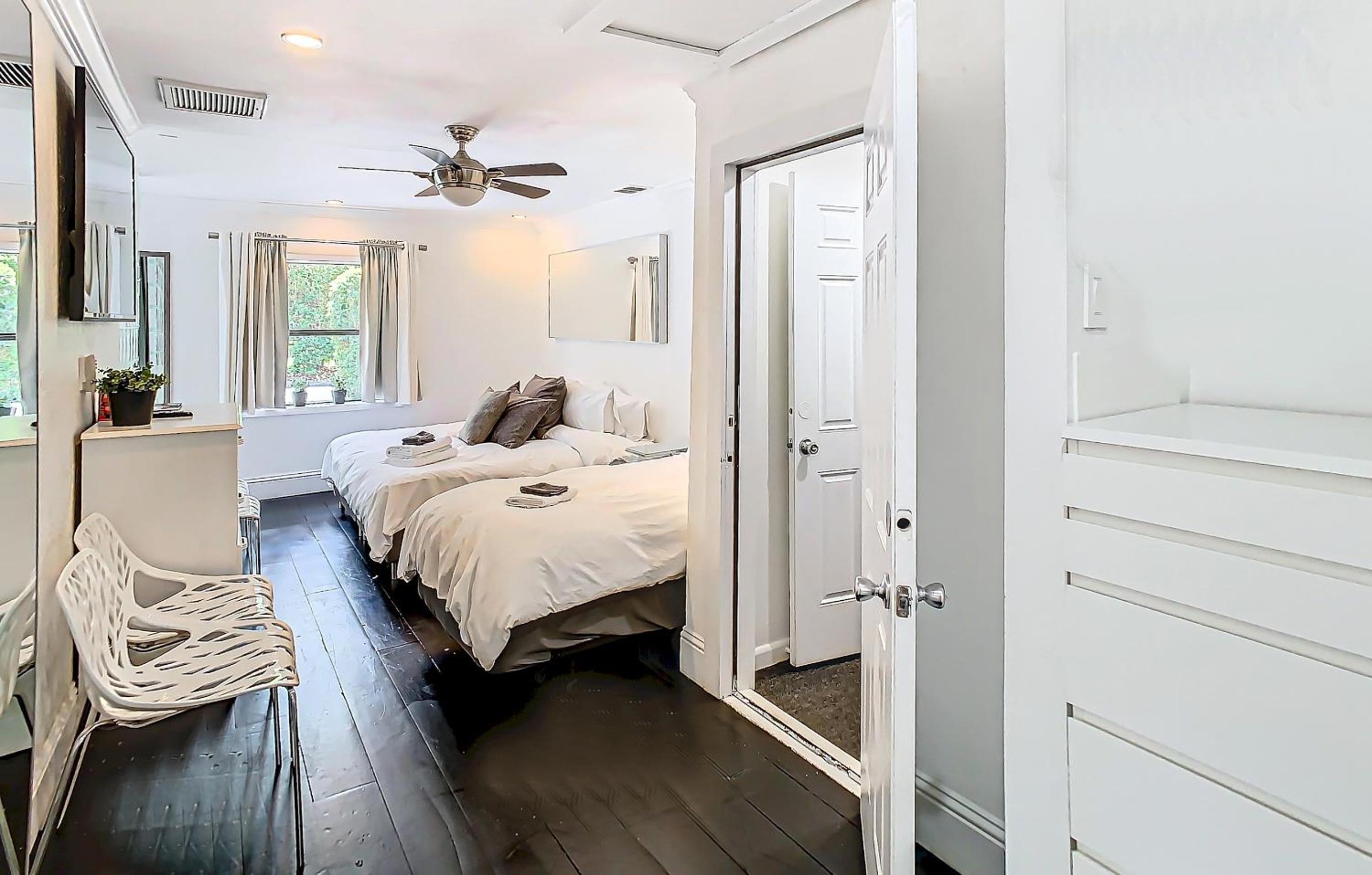 6BR 4BA TampaGolfVilla by AmericanVacationLiving