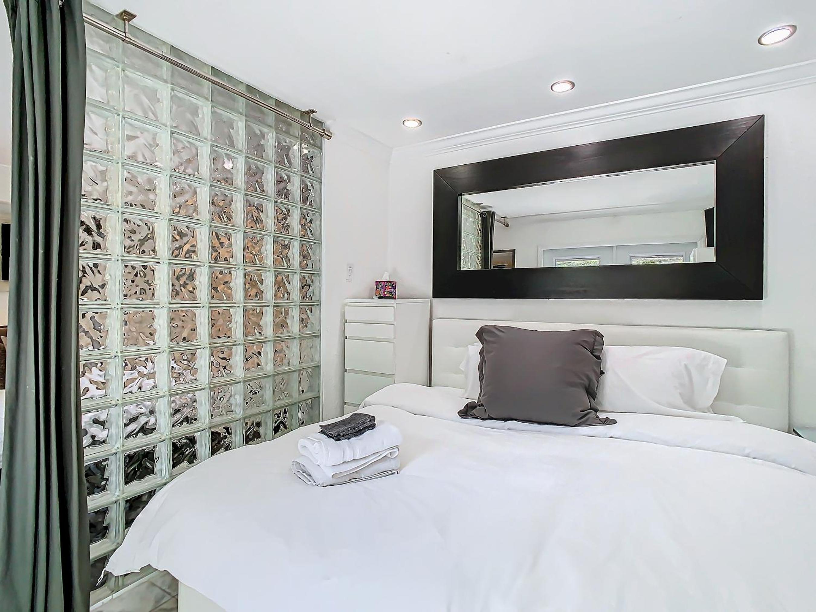 6BR 4BA TampaGolfVilla by AmericanVacationLiving