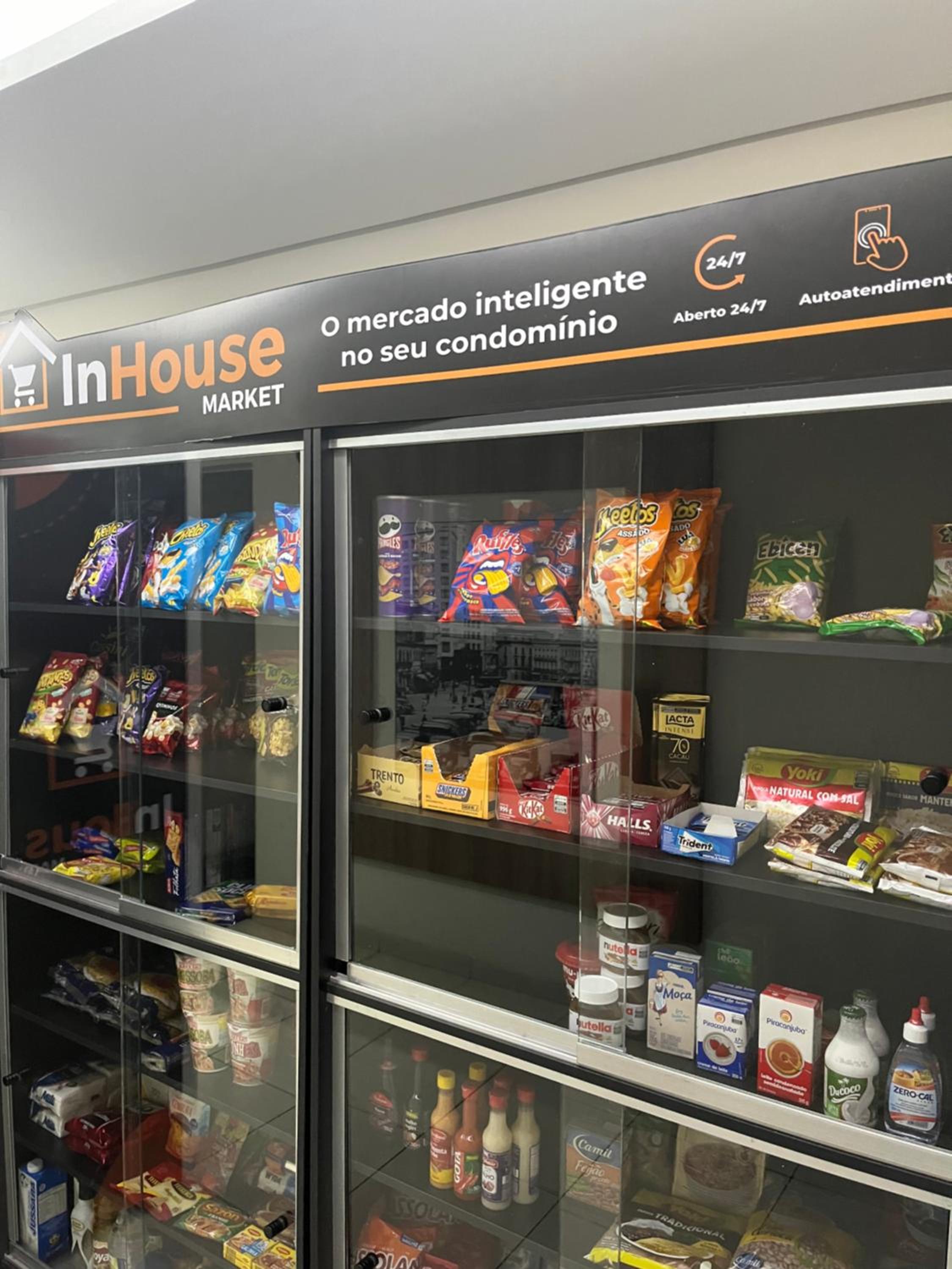 Orange One - No Brás com varanda e estacionamento incluso