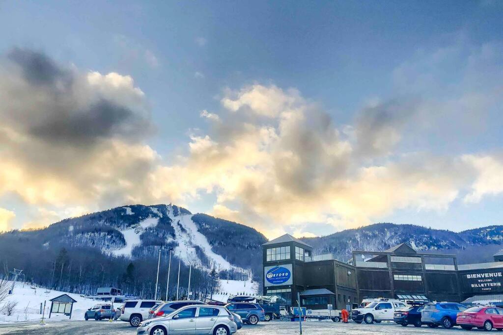 Chalet tout inclus avec SPA près du Mont Orford