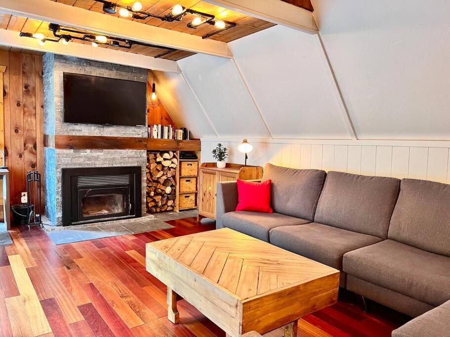Chalet tout inclus avec SPA près du Mont Orford