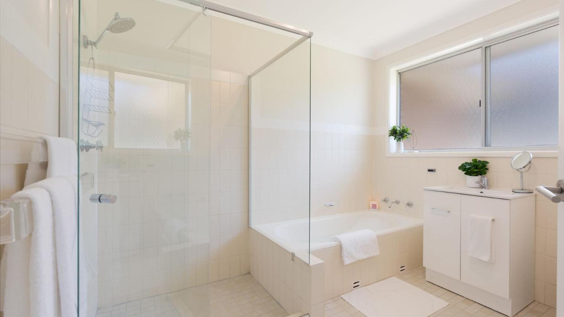 Coolangatta Vacations - Riverside Retreat, Coolangatta, near Seven Mile Beach - Property Image 7