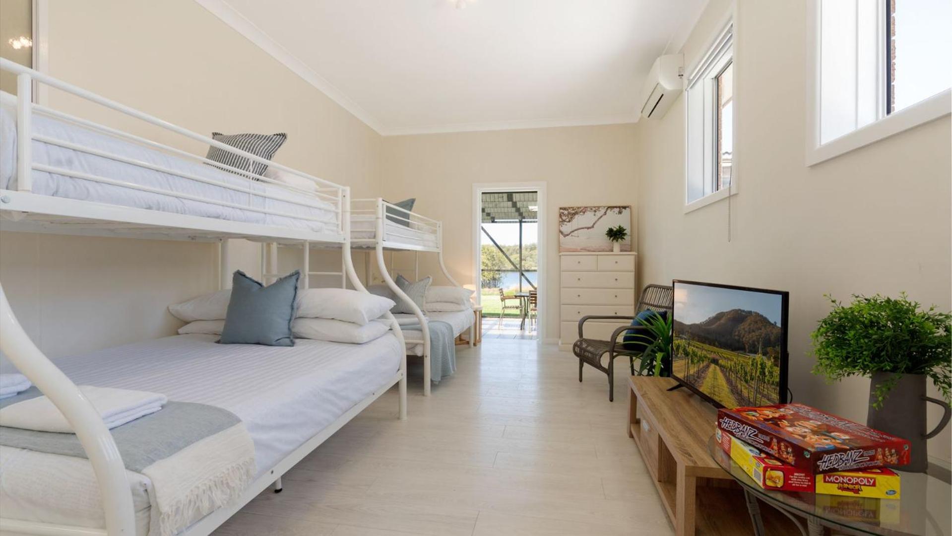 Riverside Retreat, Coolangatta, near Seven Mile Beach