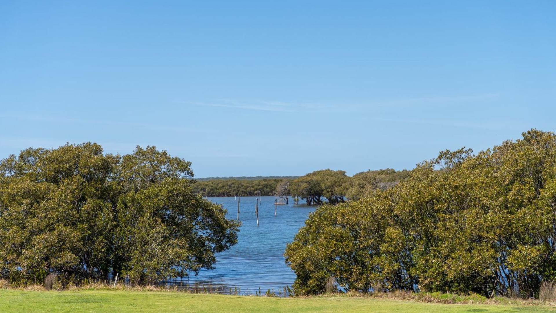 Coolangatta Vacations - Riverside Retreat, Coolangatta, near Seven Mile Beach - Property Image 3