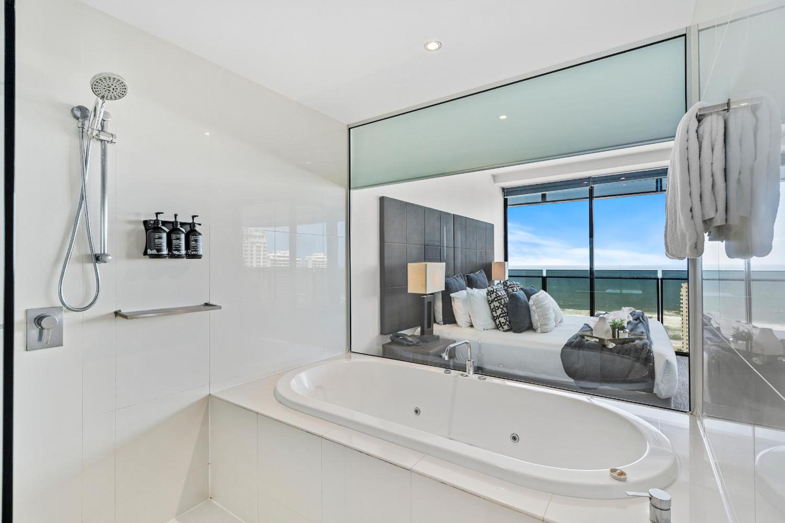 Circle on Cavill - Hosted by Coastal Letting Co.