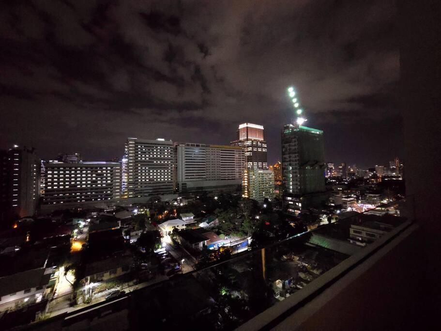 Chic and Cozy Condo - near Ayala and Cebu IT Park view 4