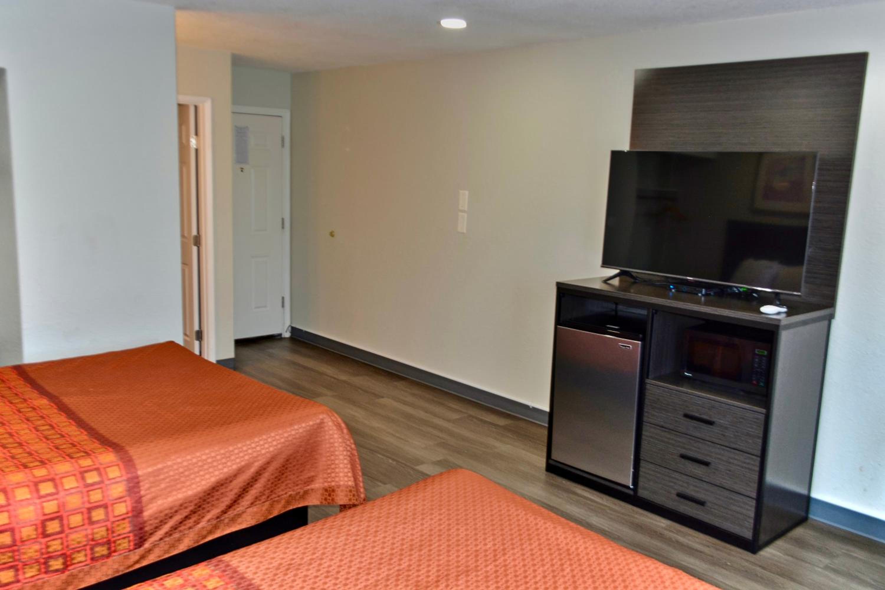 Klamath Falls Vacations - Maverick Motel - Modern Renovated Motel - Property Image 39