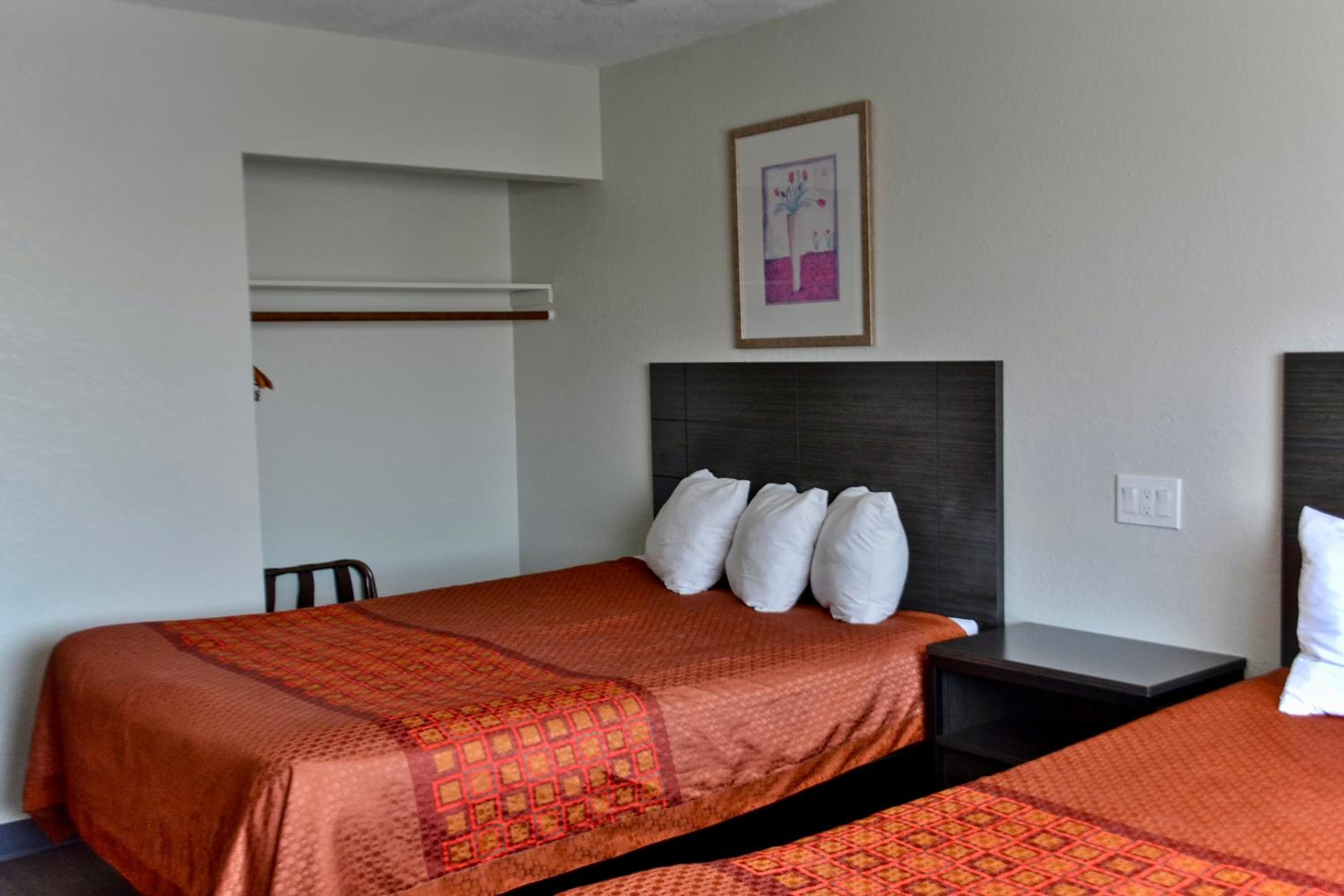 Klamath Falls Vacations - Maverick Motel - Modern Renovated Motel - Property Image 28