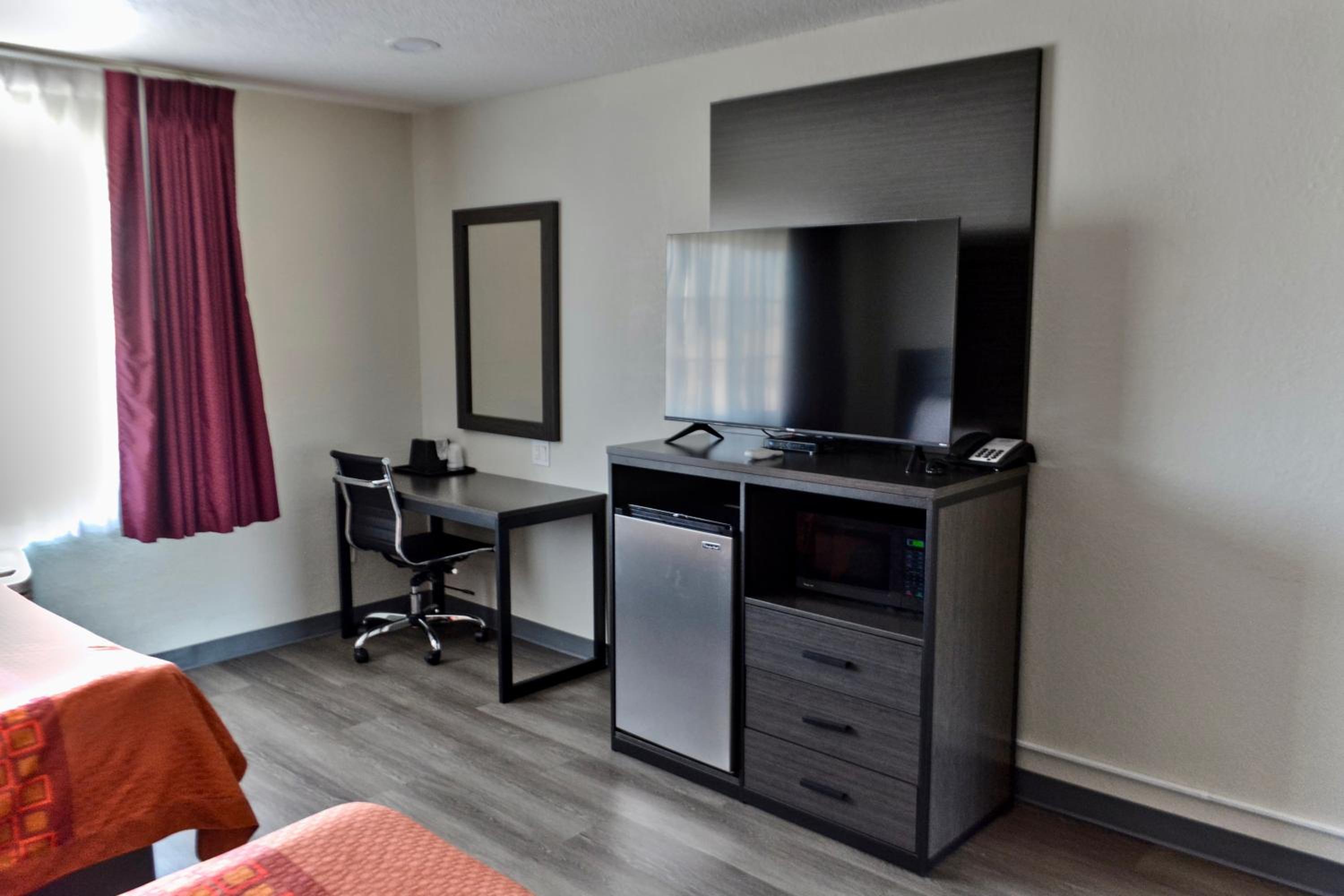 Klamath Falls Vacations - Maverick Motel - Modern Renovated Motel - Property Image 41