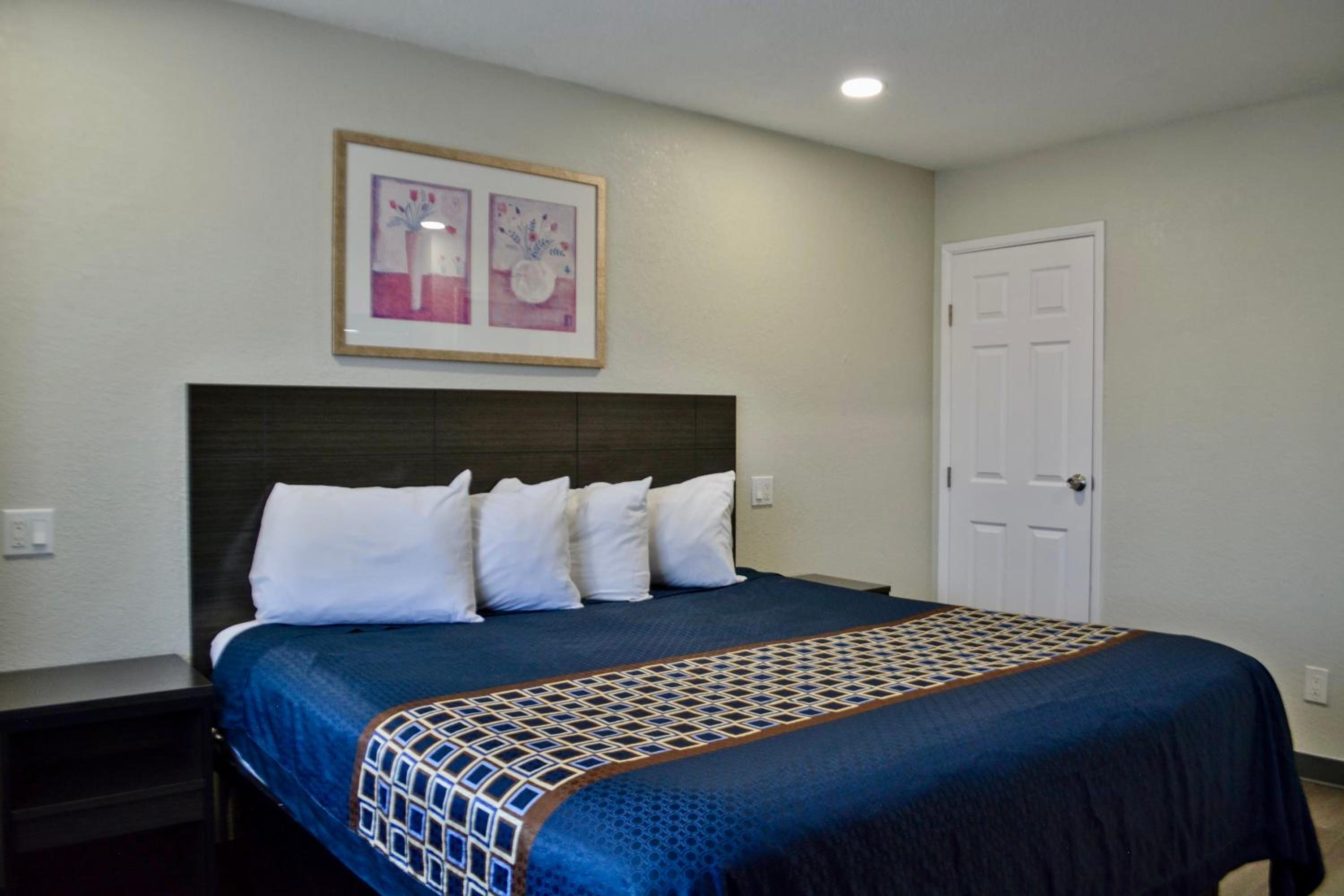Klamath Falls Vacations - Maverick Motel - Modern Renovated Motel - Property Image 35