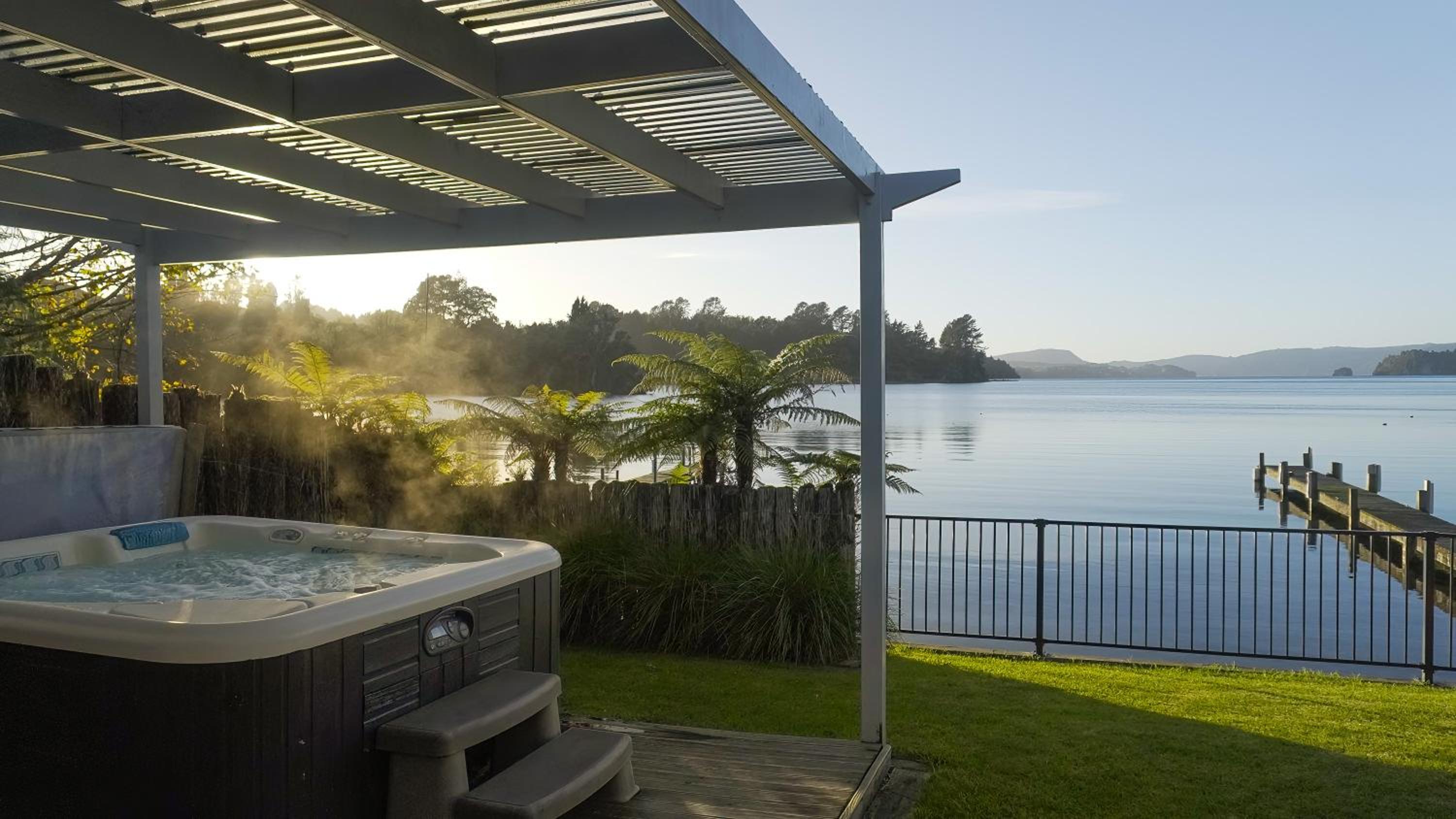 Lakefront Oasis