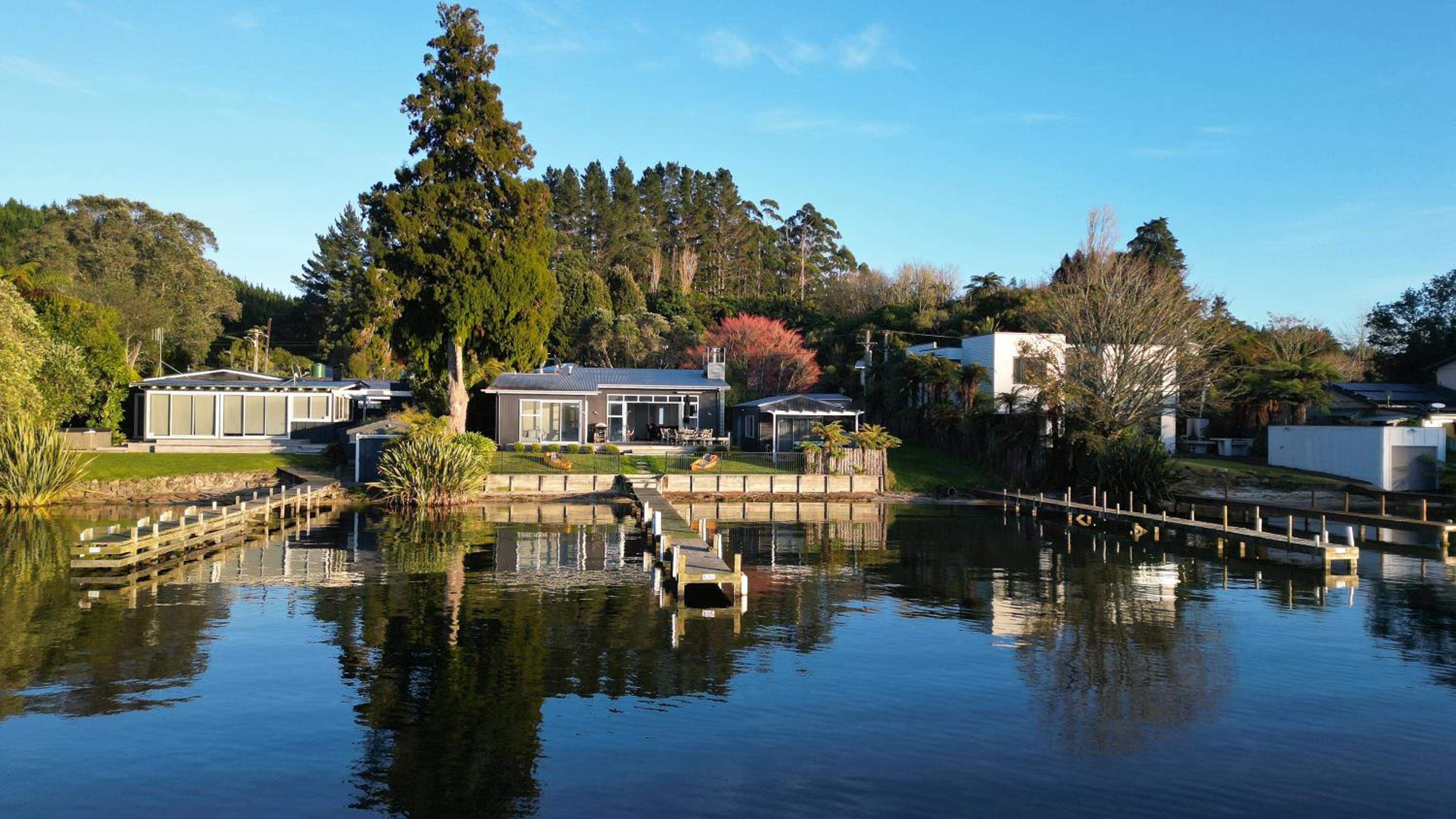 Lakefront Oasis
