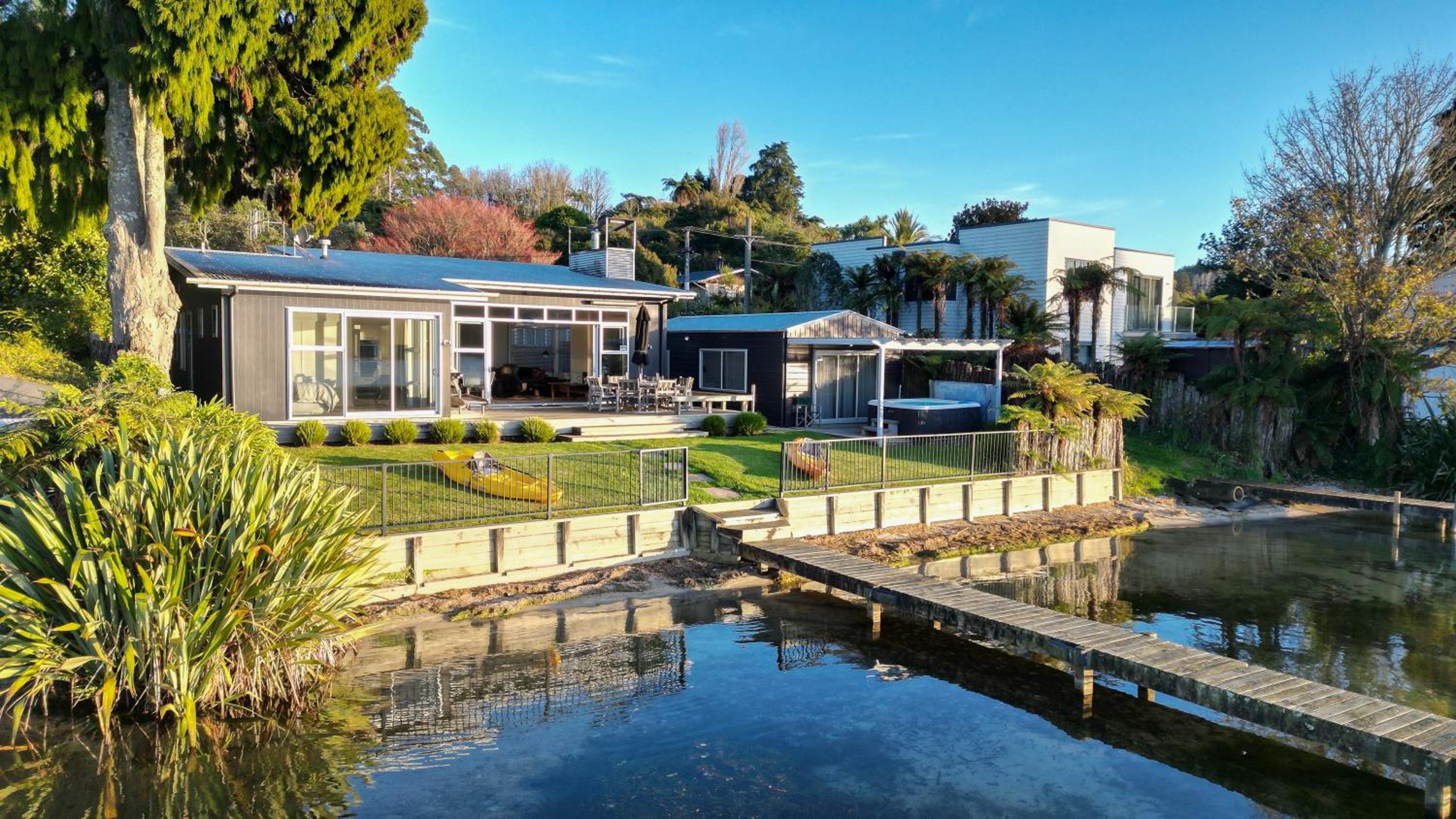 Lakefront Oasis