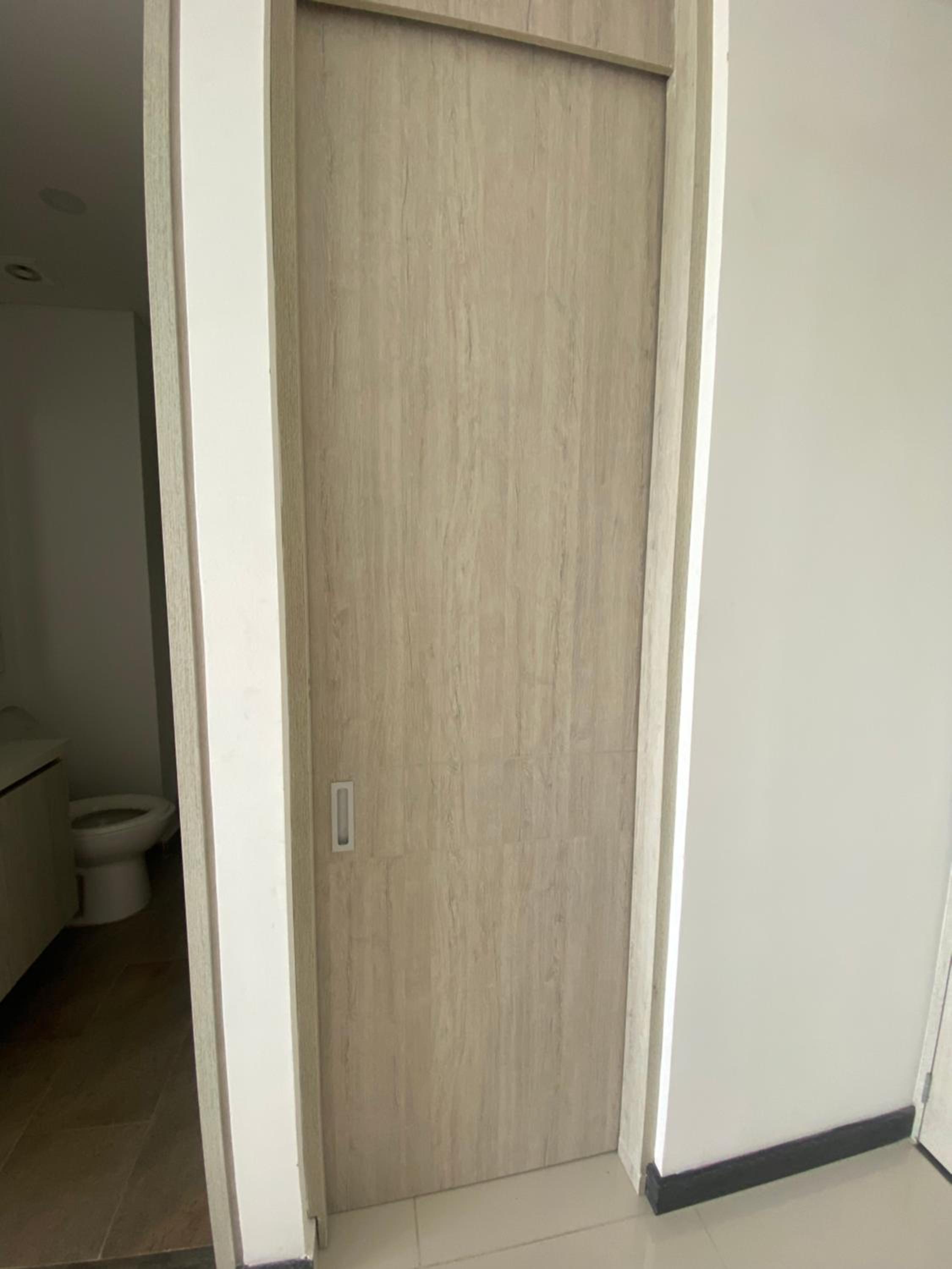Modern well-equipped 4 PPL condo/5 MIN beach walk
