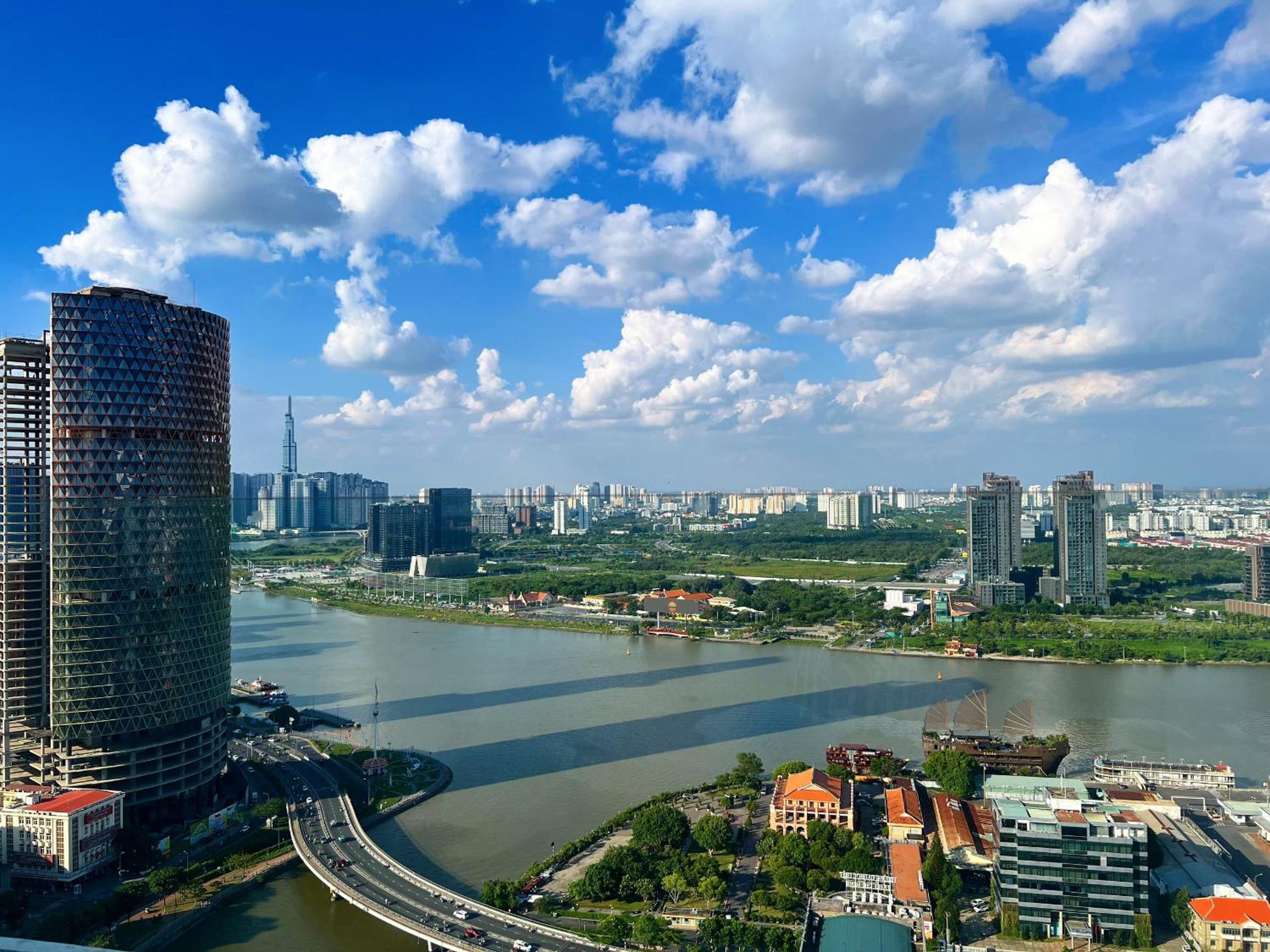BLUE HARBOUR - SAIGON ROYAL Fully - furnished Apt in Dist 4, 2 Bedrooms