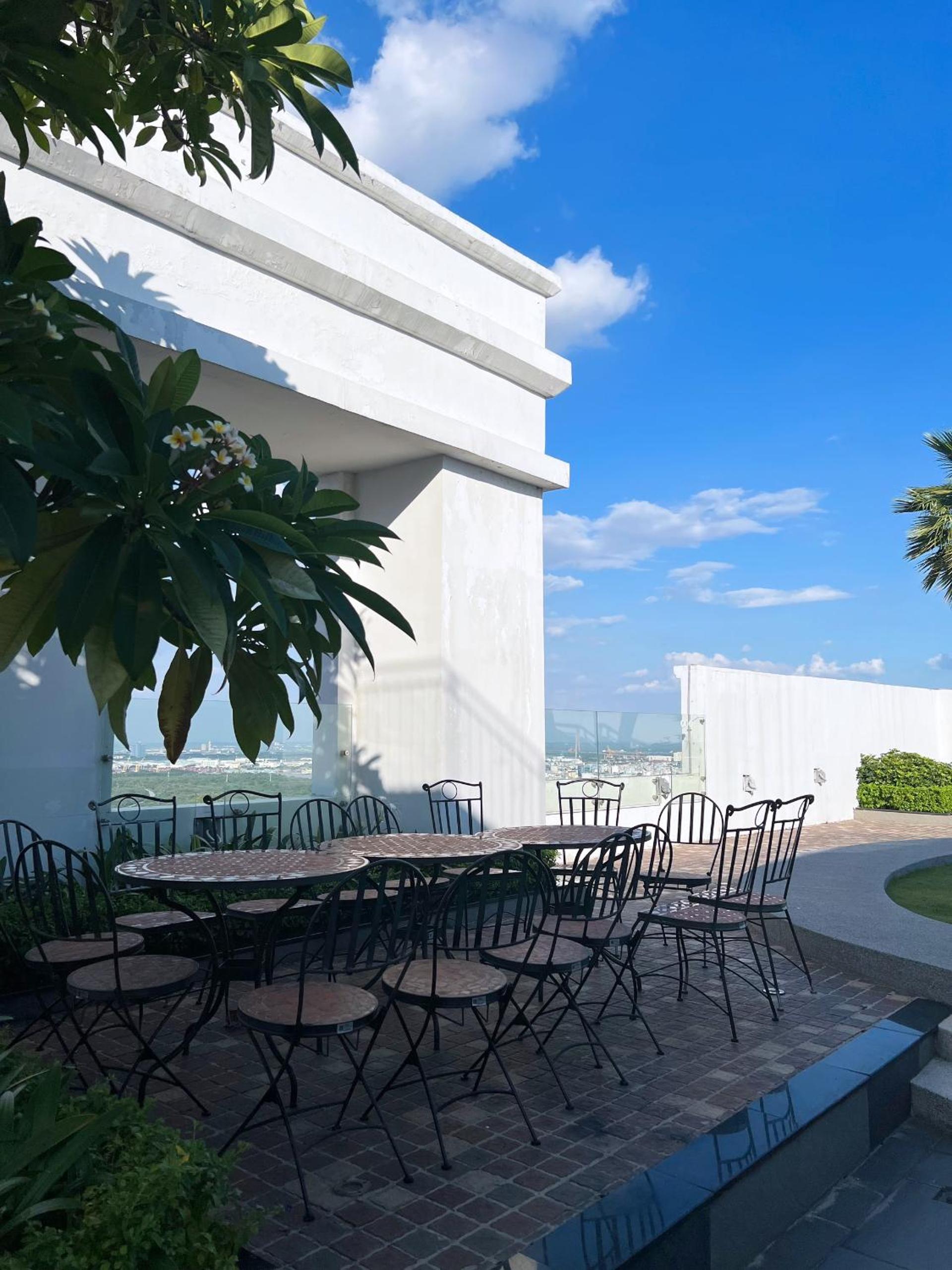 BLUE HARBOUR - SAIGON ROYAL Fully - furnished Apt in Dist 4, 2 Bedrooms