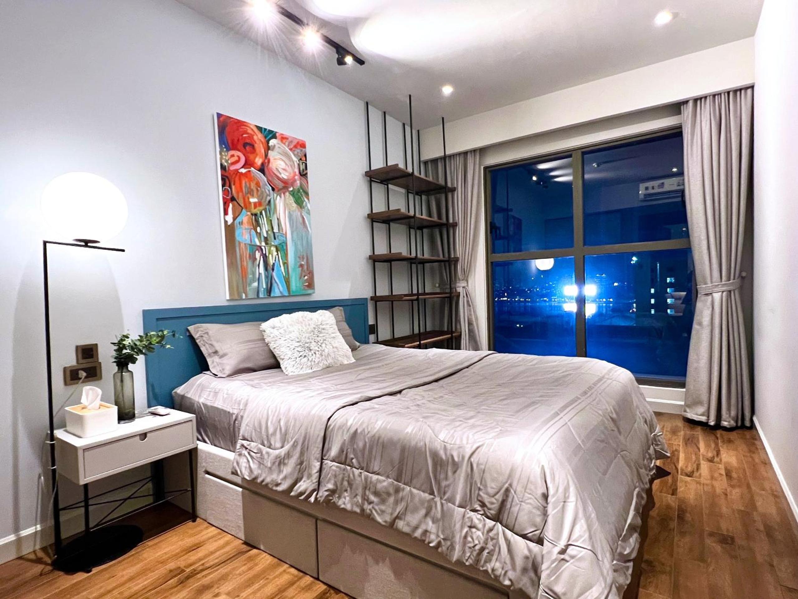 BLUE HARBOUR - SAIGON ROYAL Fully - furnished Apt in Dist 4, 2 Bedrooms