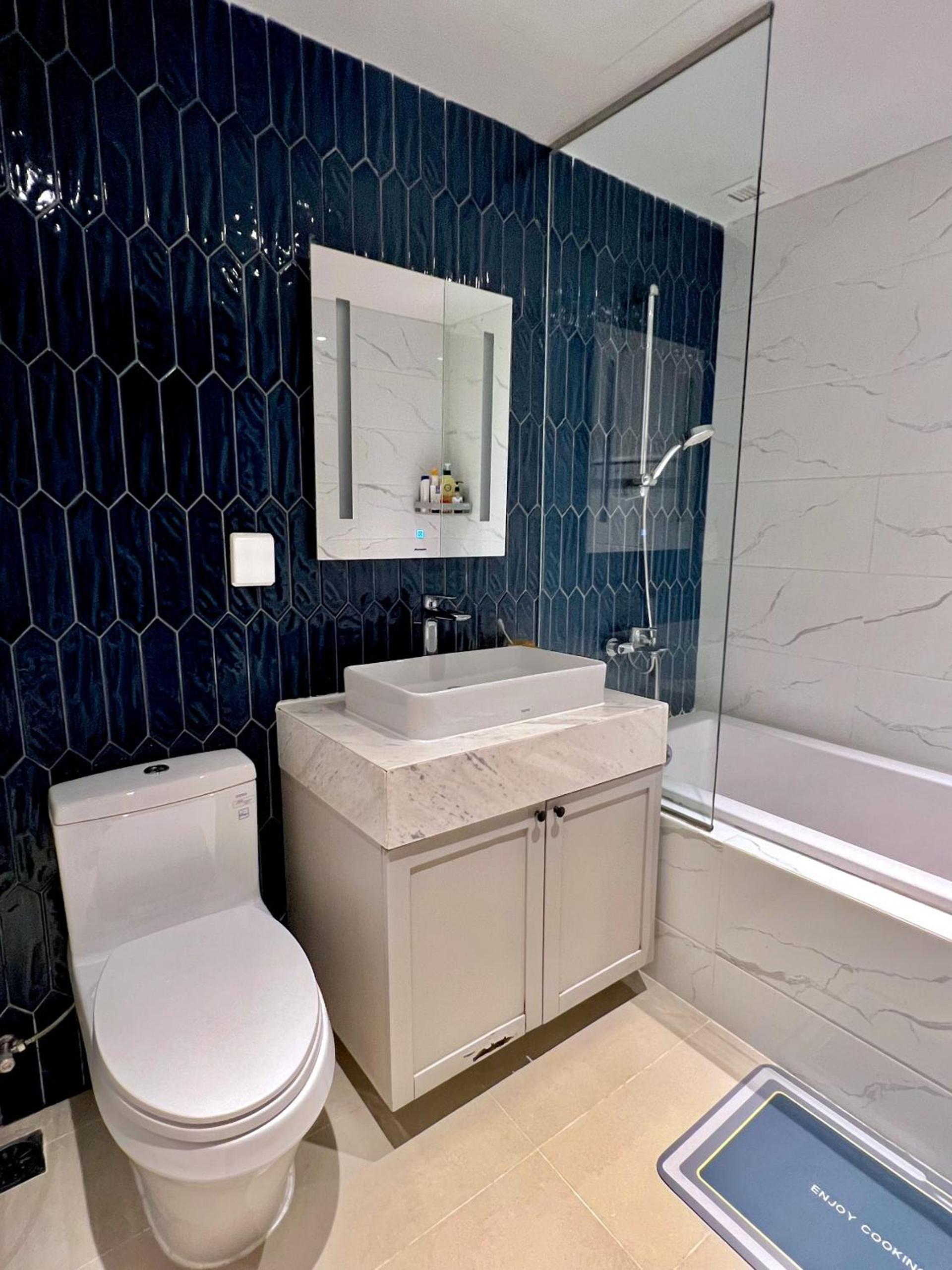 BLUE HARBOUR - SAIGON ROYAL Fully - furnished Apt in Dist 4, 2 Bedrooms