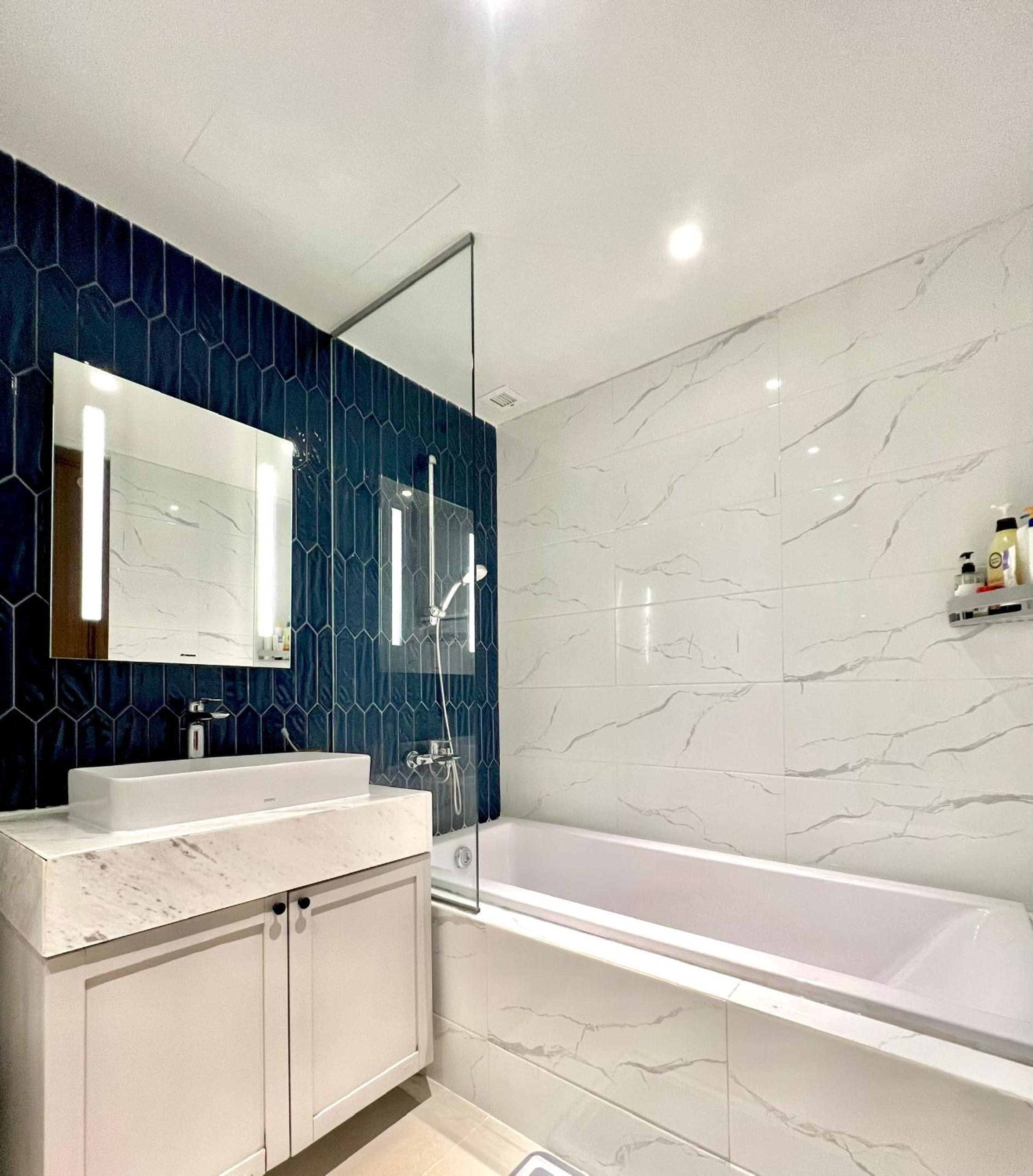 BLUE HARBOUR - SAIGON ROYAL Fully - furnished Apt in Dist 4, 2 Bedrooms