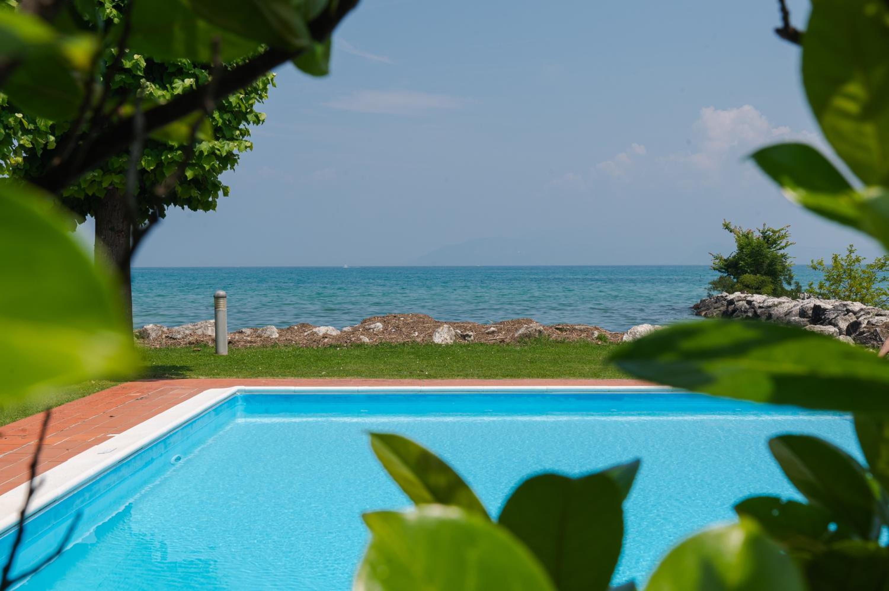 Timetofreedom Wohnung am Strand mit Pool
