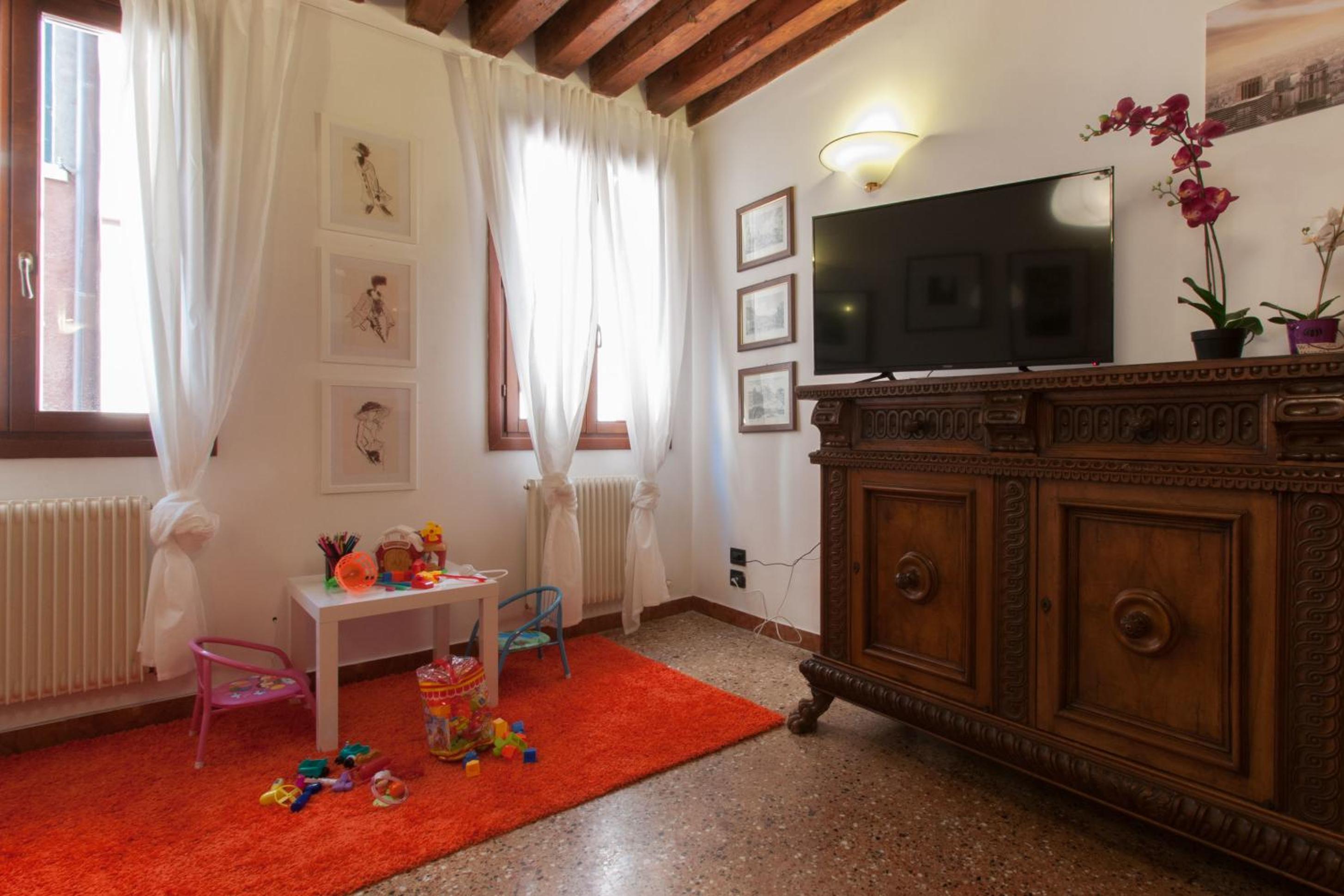 Ve-nice Suite Giuffa C4834