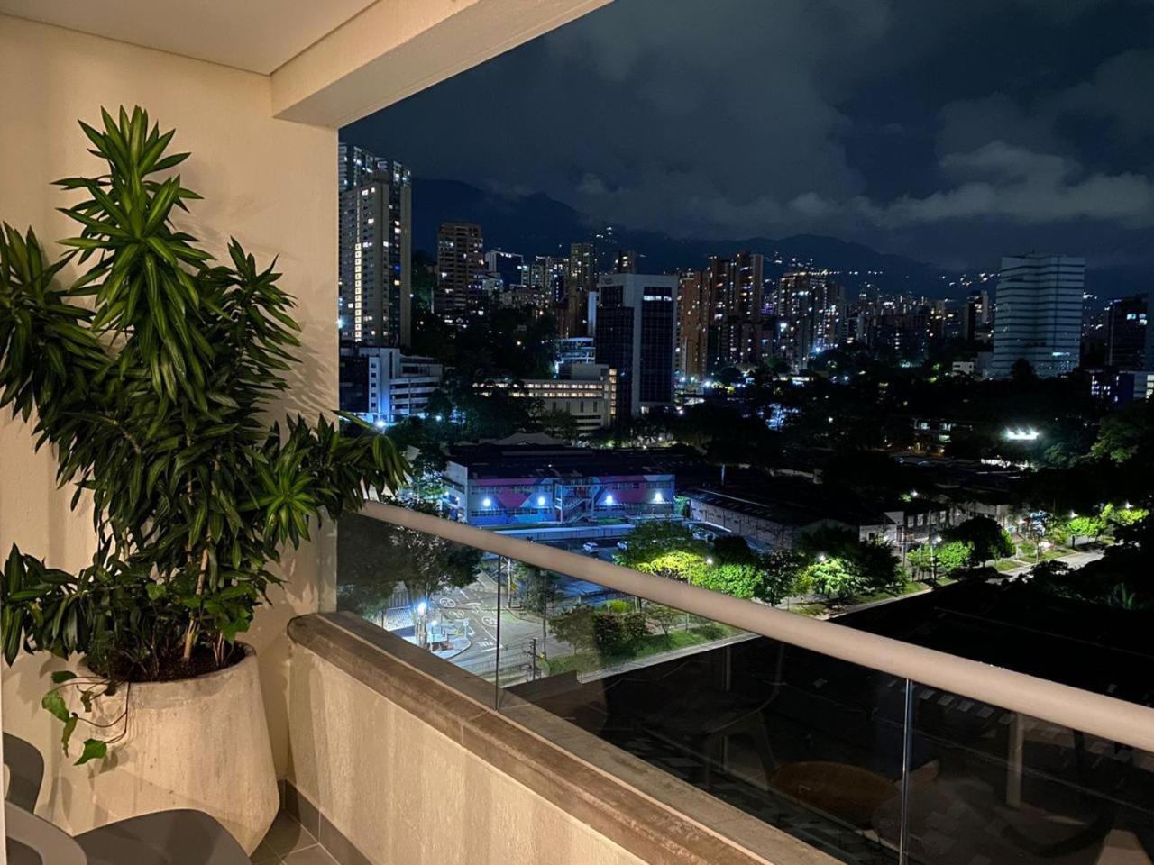 Cómodo y completo apartamento cerca a Provenza