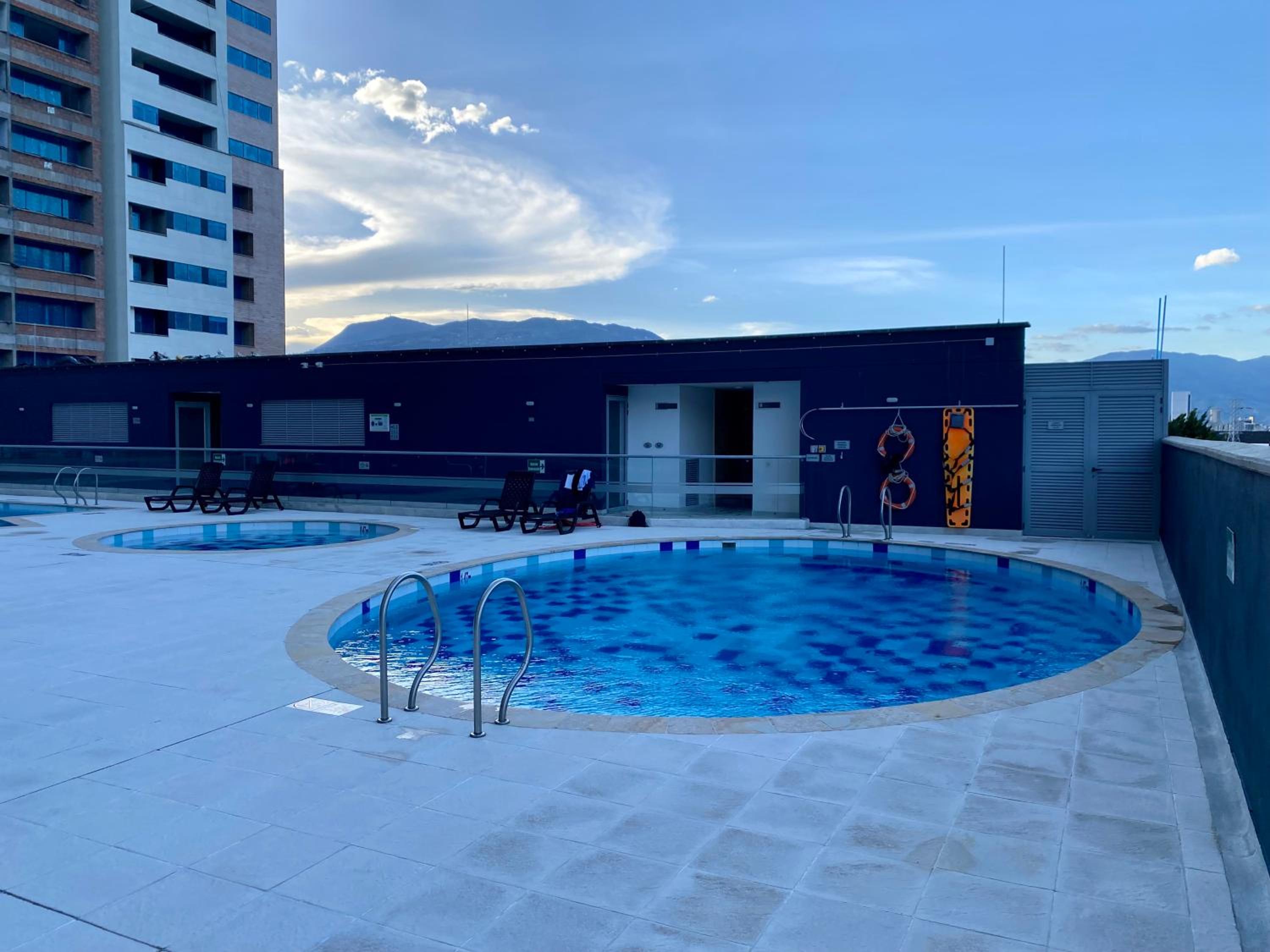 Cómodo y completo apartamento cerca a Provenza